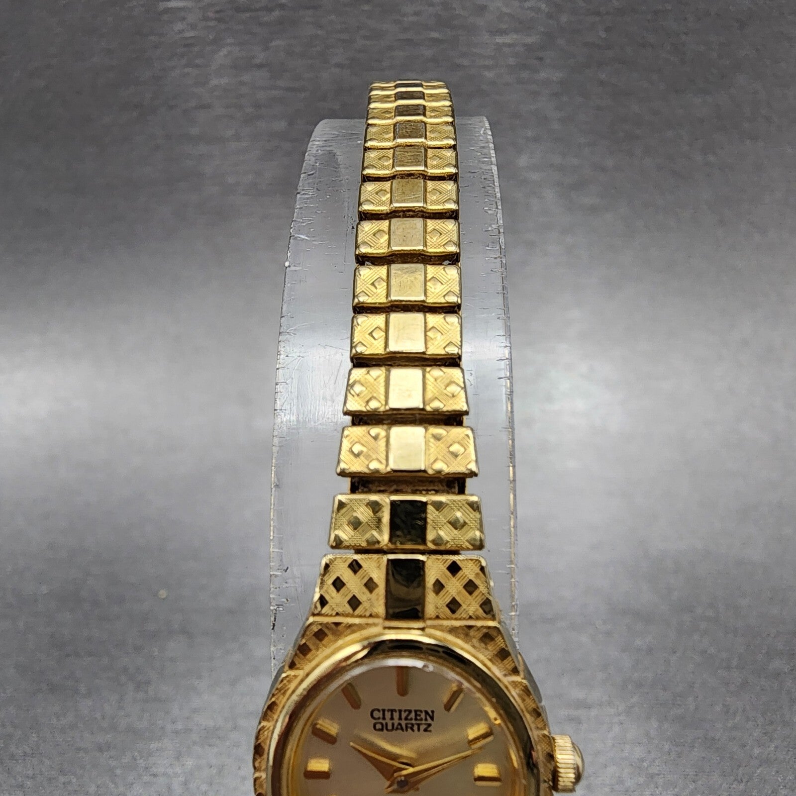 Citizen Watch Women 17mm Champagne Dial Gold Tone Oval 5920S056331 New Battery4