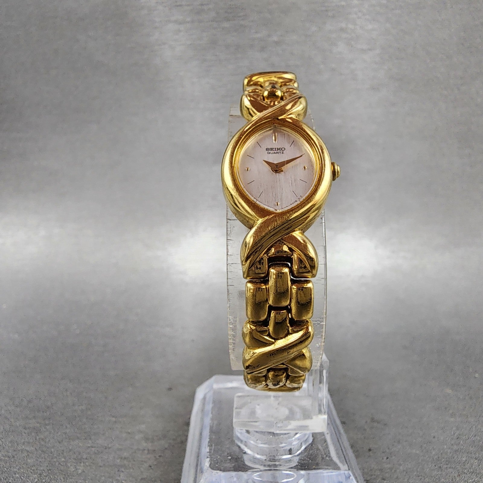 Seiko Watch Women 17mm MOP Dial Gold Tone Oval 1n006a89 New Battery VTG6