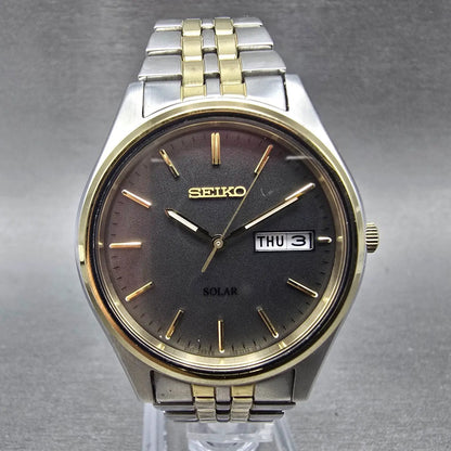 Seiko Solar Watch Men 37mm Gray Dial Two Tone Daydate Round V158-0AA0 Runs HJJK0