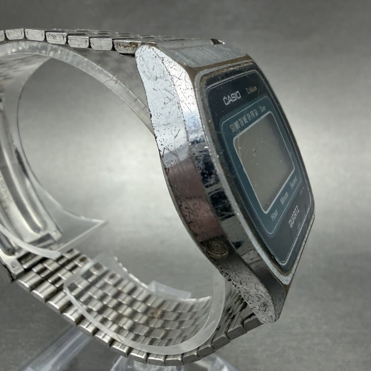 Casio 111QS-34 Watch Men 35mm Digital LCD Silver Tone Round Vintage PARTS4
