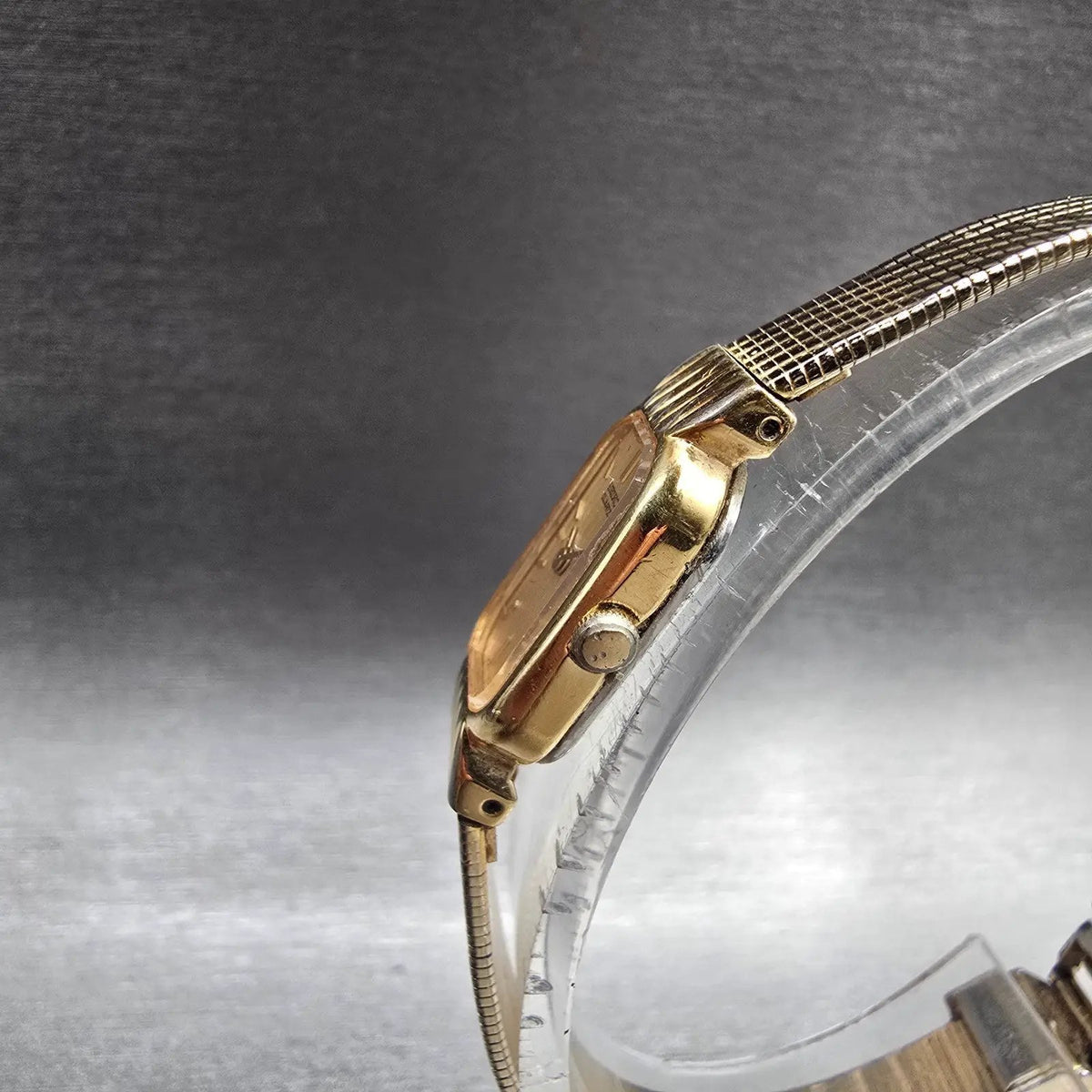 Seiko Tank Watch Women 12mm Gold Dial Gold Tone Rectangle 2E20-6019 New BatteryJ2