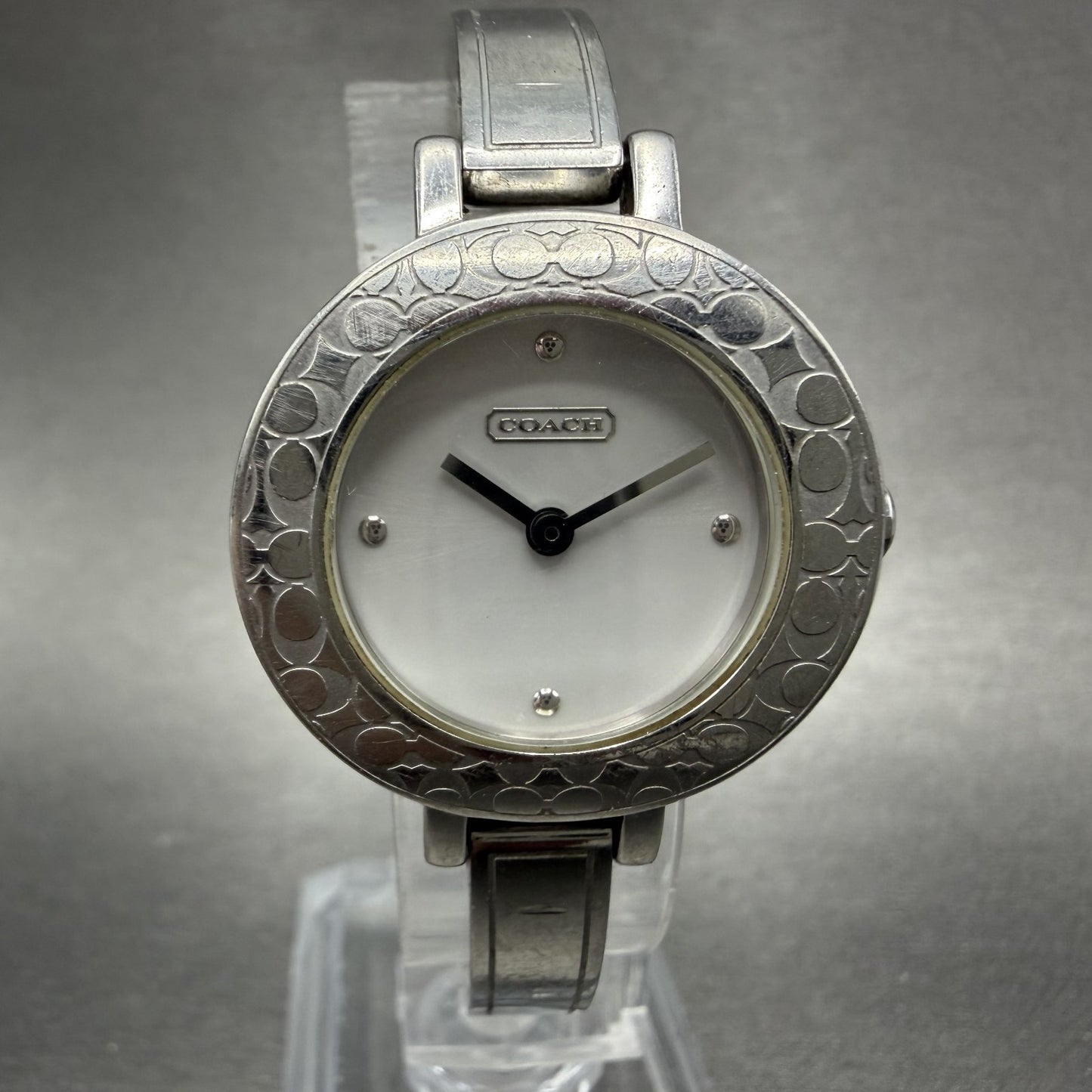 Coach Watch Women 27mm White Dial Silver Tone Round Bangle New Battery0