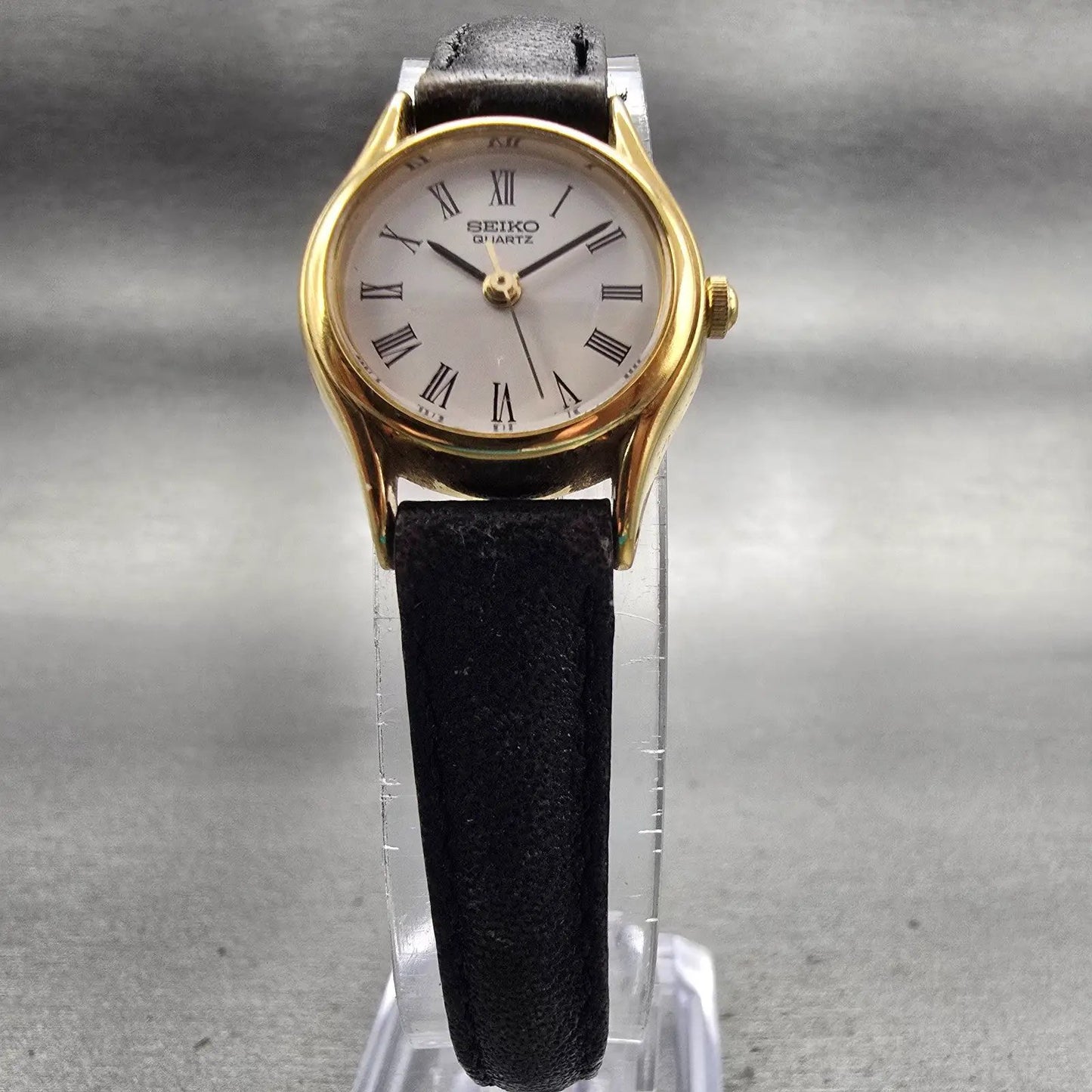 Seiko Watch Women 20mm White Dial Gold Tone Round 2Y01-0A10 New Battery Vintage5