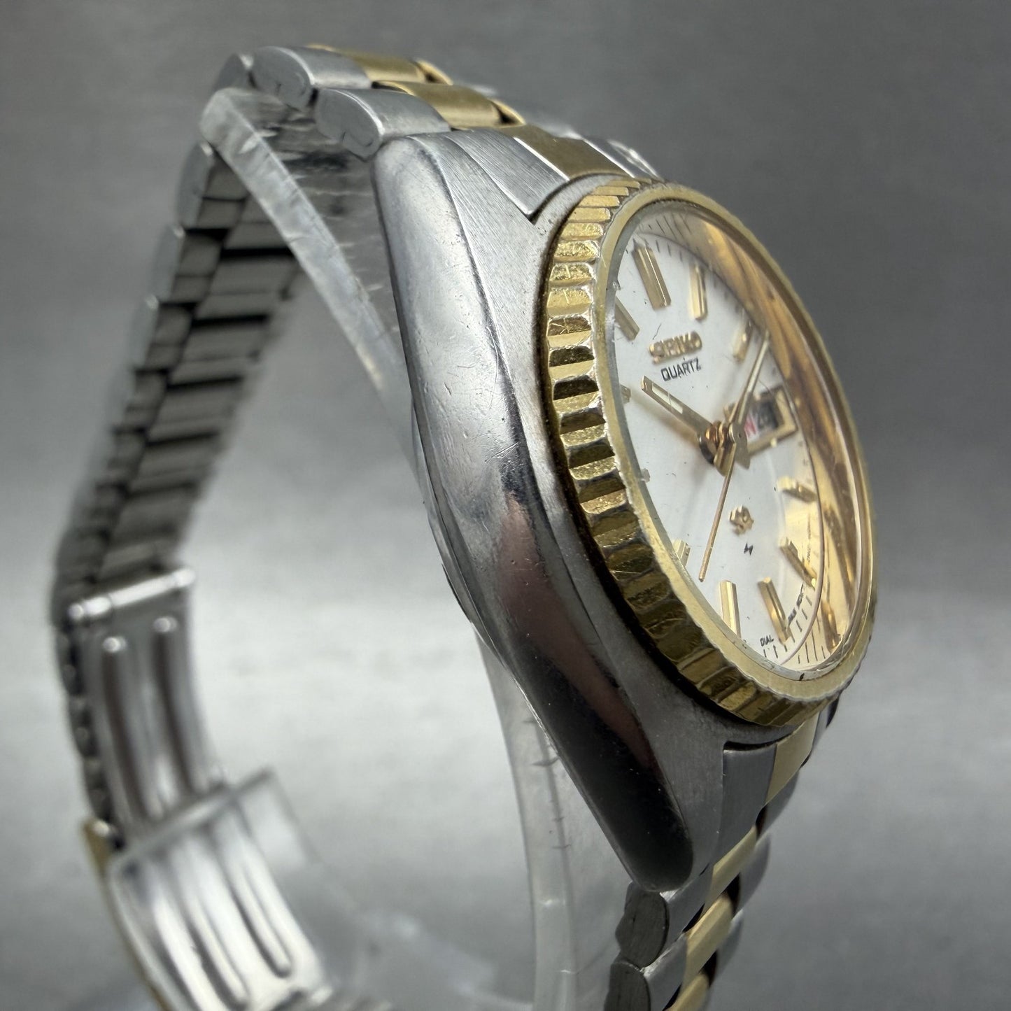 Seiko SQ Watch Women 25mm Silver Dial Two Tone Daydate Round 8523-0059 New Batt3