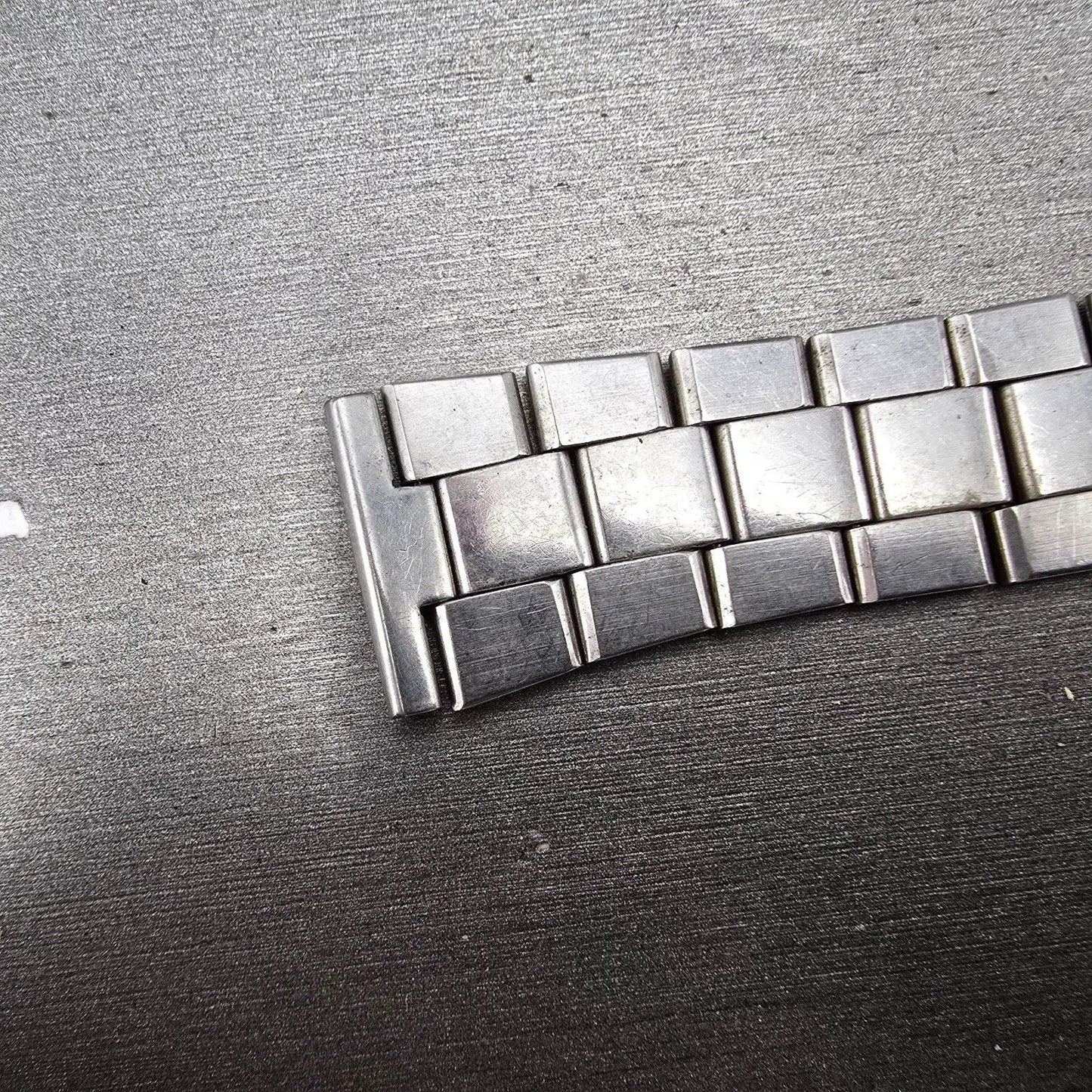 Seiko SQ Bracelet 19mm Stainless Steel Silver Tone Tri Folding Clasp VTG 111S12