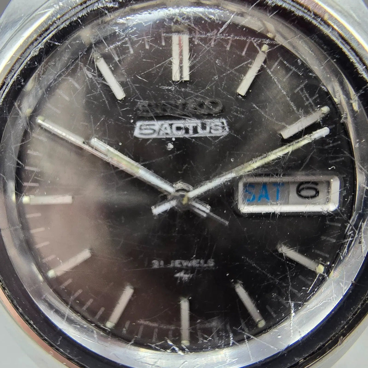 Seiko 5 Actus Watch Men 36mm Black Dial Silver Tone Daydate 7019-7070 Runs1