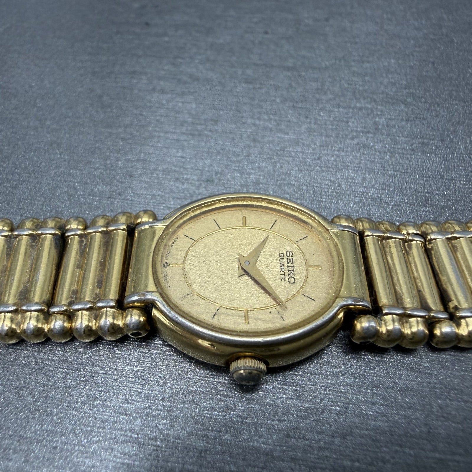 Seiko Watch Women 18mm Gold Dial Gold Tone Oval BROKEN BAND 2P205E29 New Batt3
