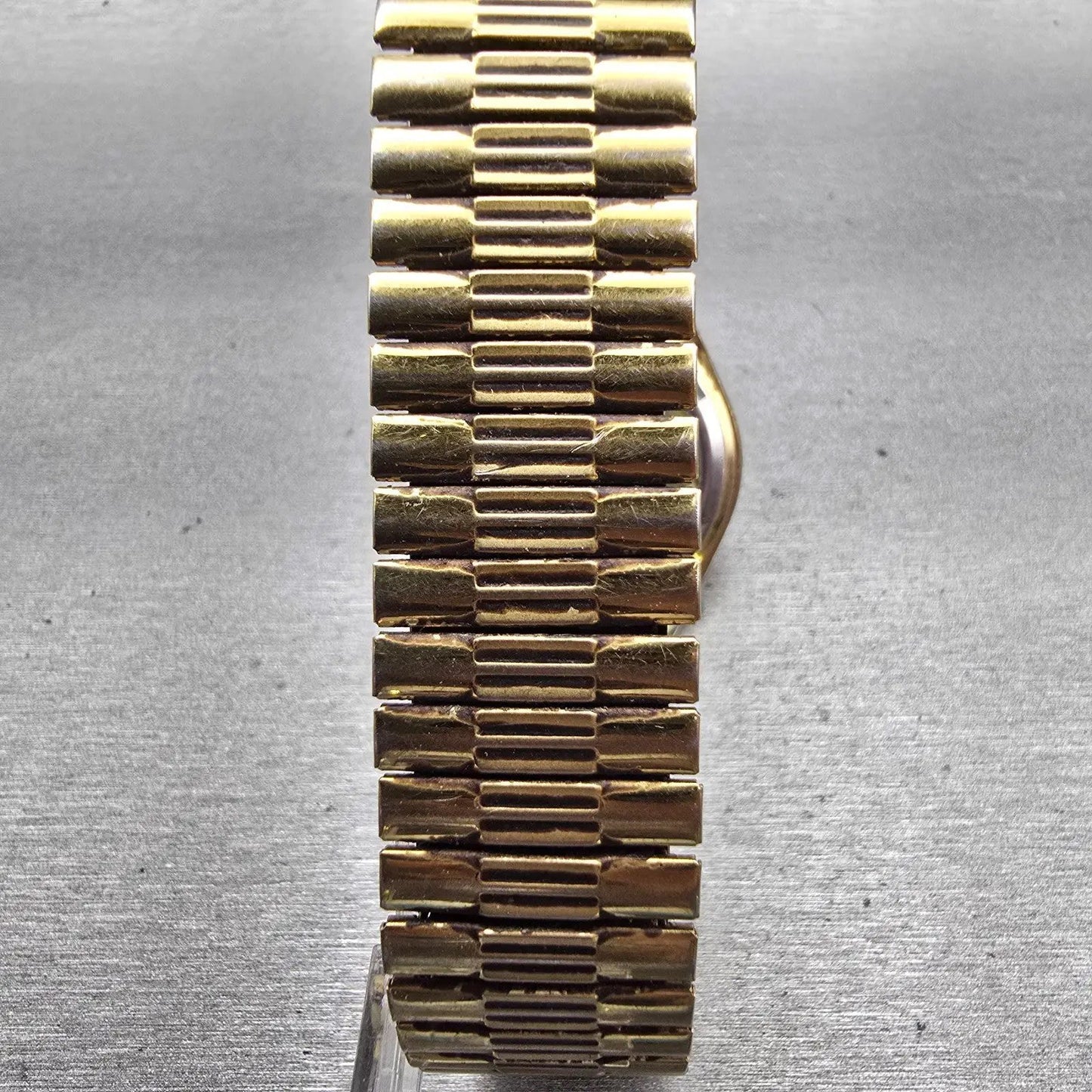 Citizen CQ Watch Men 35mm Champagne Dial Gold Tone Daydate 6100-S24876 New Batt7