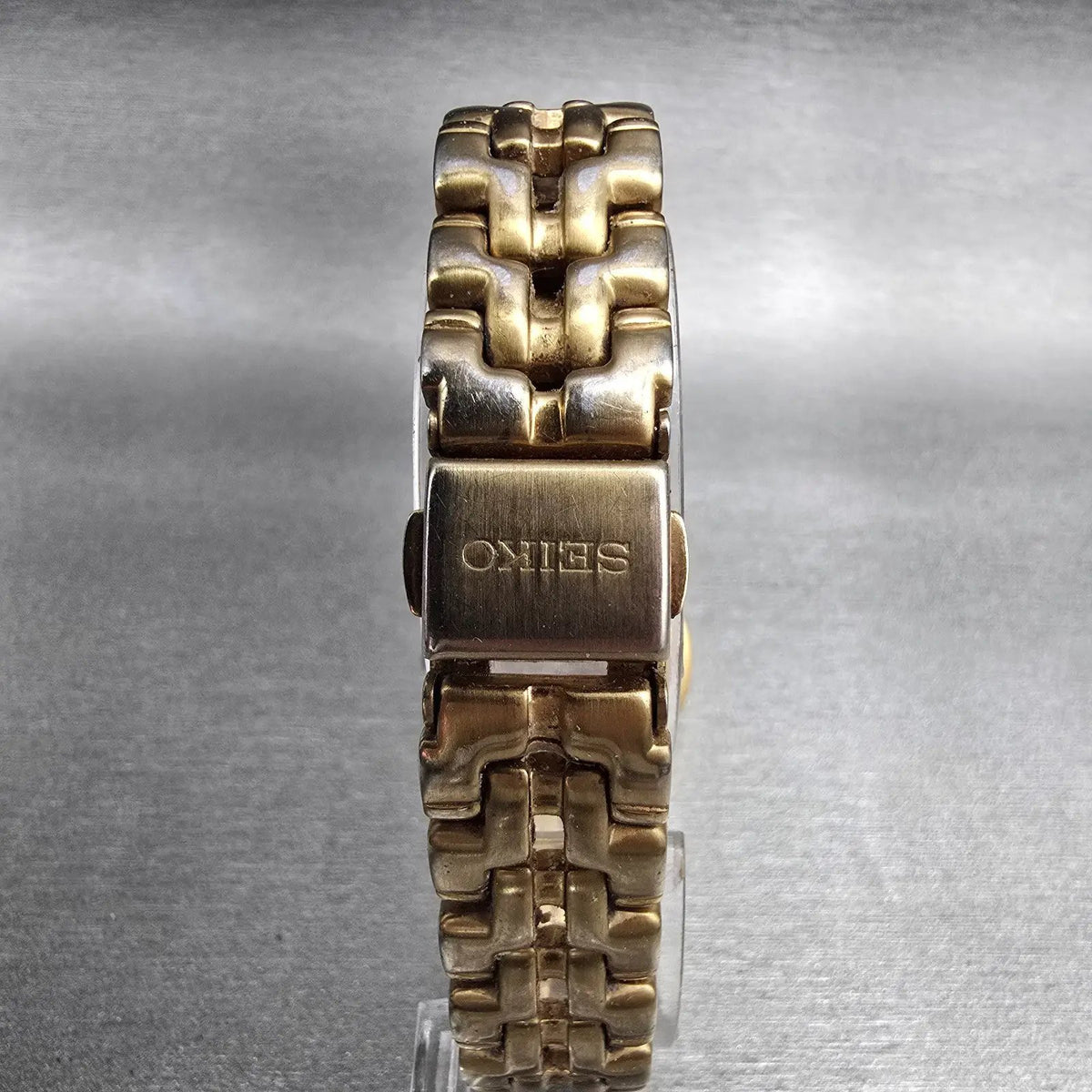 Seiko Watch Women 26mm White Dial Gold Tone Date Diamonds 7N89-0449 New Battery7