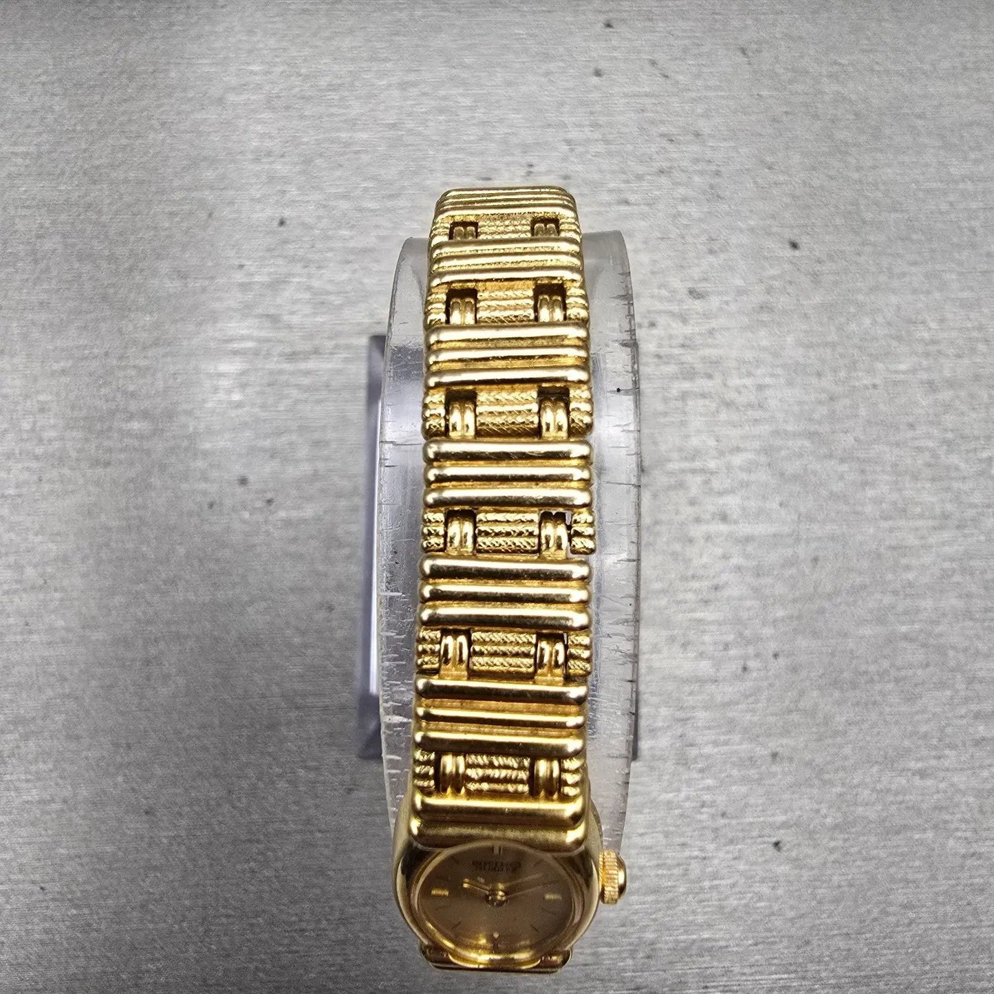 Seiko Watch Women 12mm Gold Dial Gold Tone Oval 1E20-5179 New Battery Vintage4