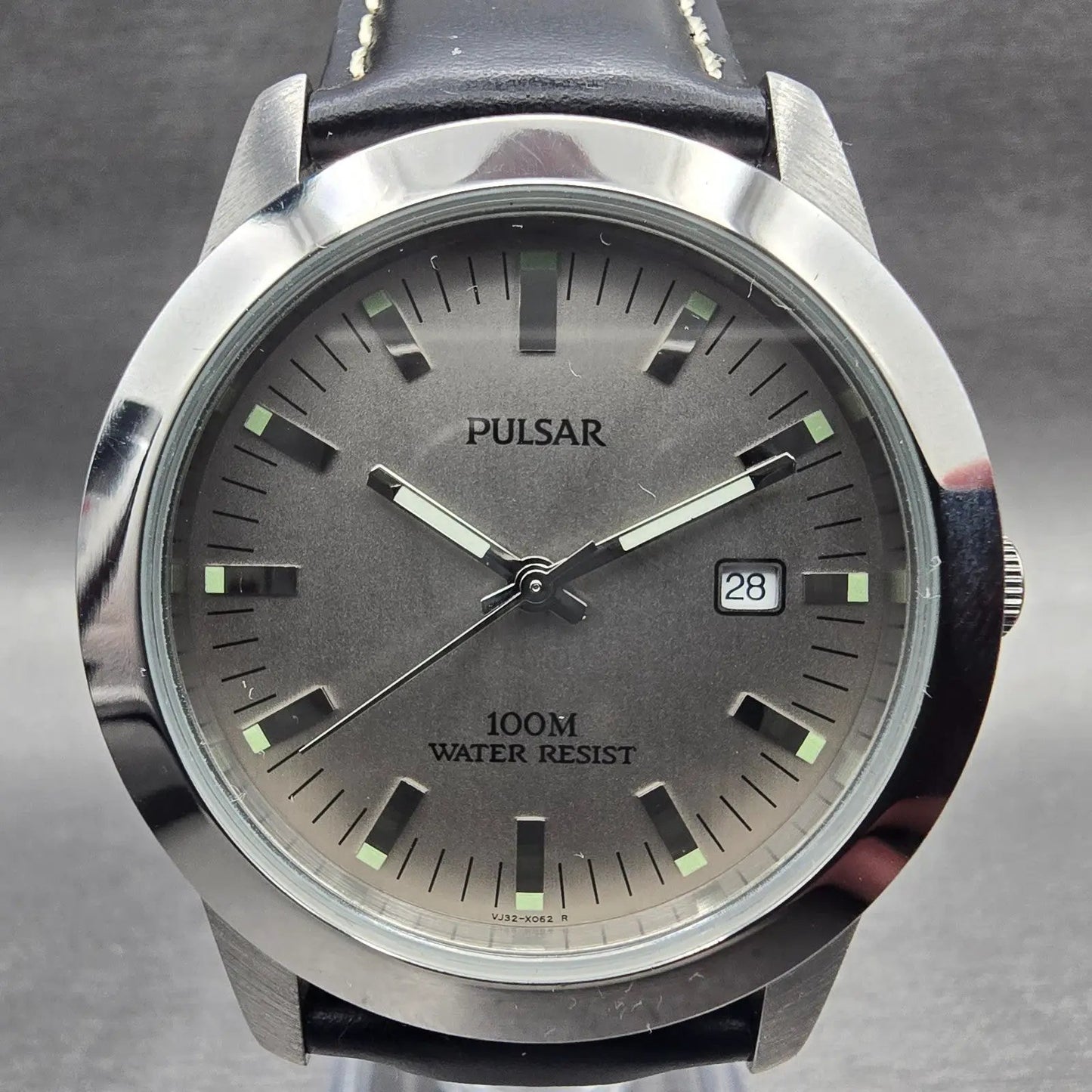 Seiko Pulsar Watch Men 39mm Silver Dial Silver Tone Date VJ32-X044 New Battery1