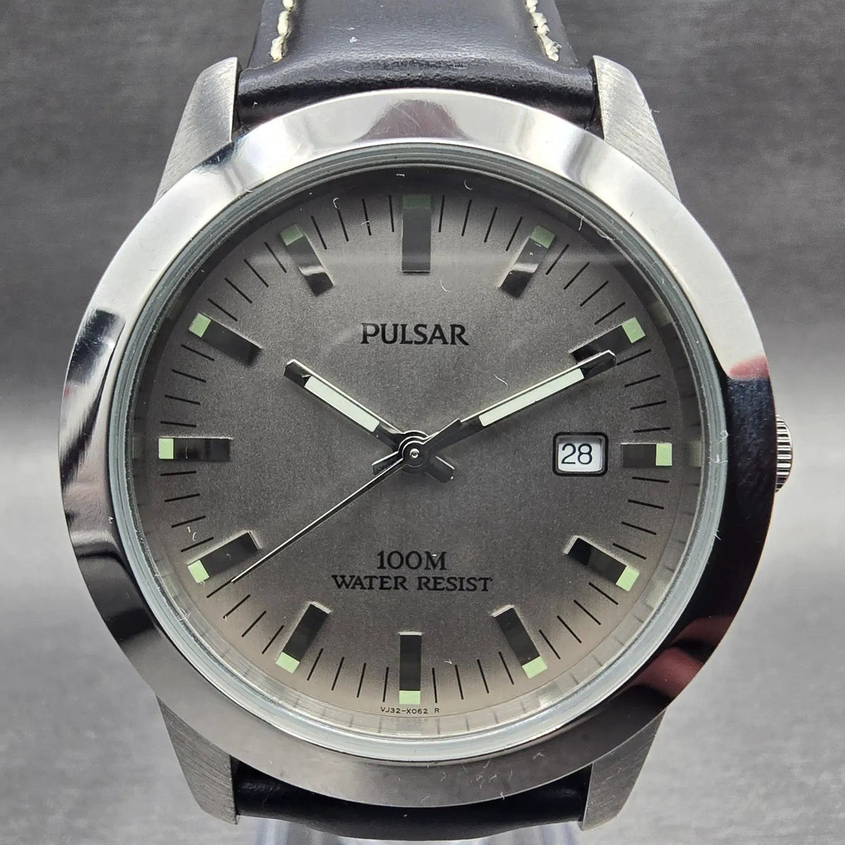 Seiko Pulsar Watch Men 39mm Silver Dial Silver Tone Date VJ32-X044 New Battery1