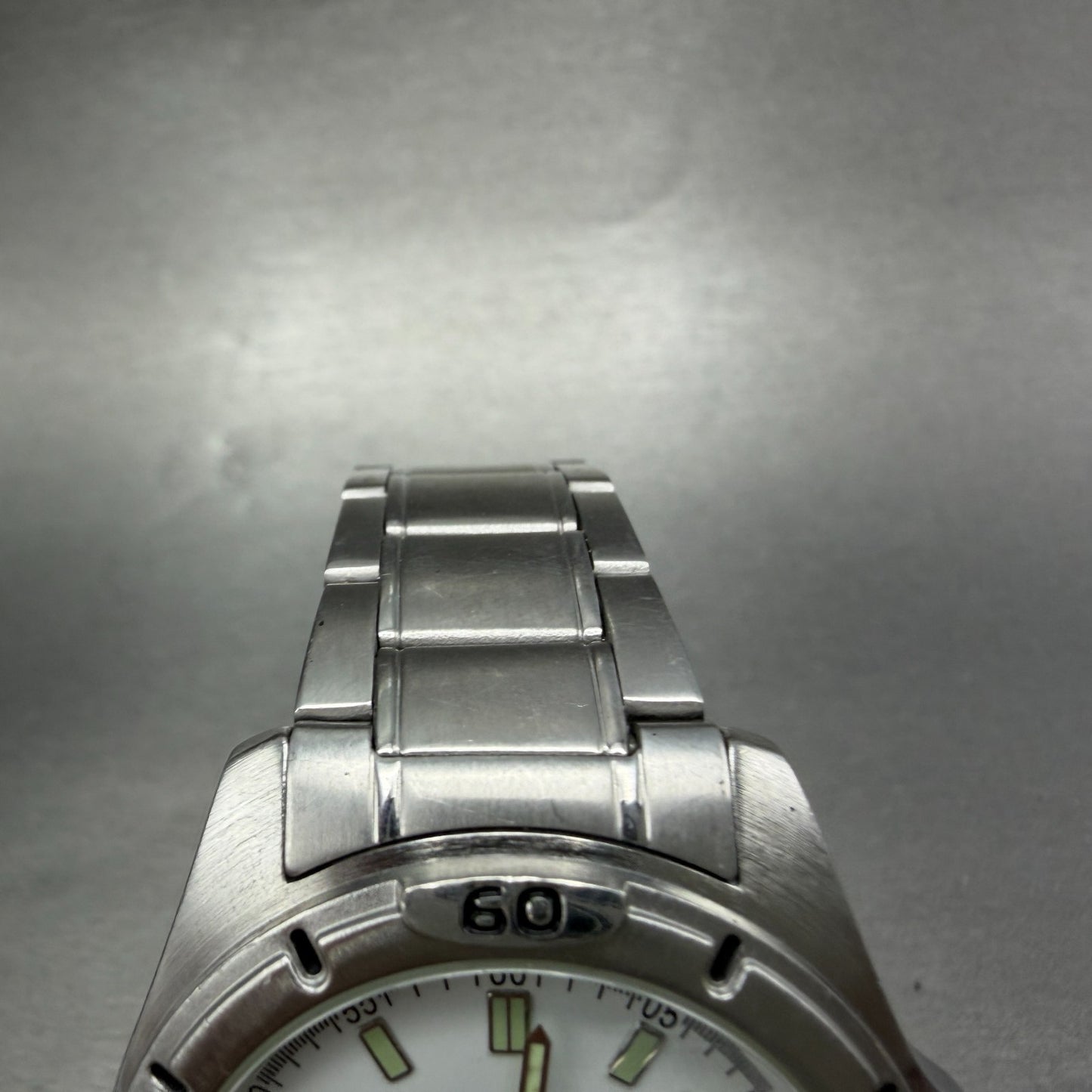 Casio Dive Watch Men 41mm White Dial Silver Tone Date Round MTP-1244 PARTS VTG5