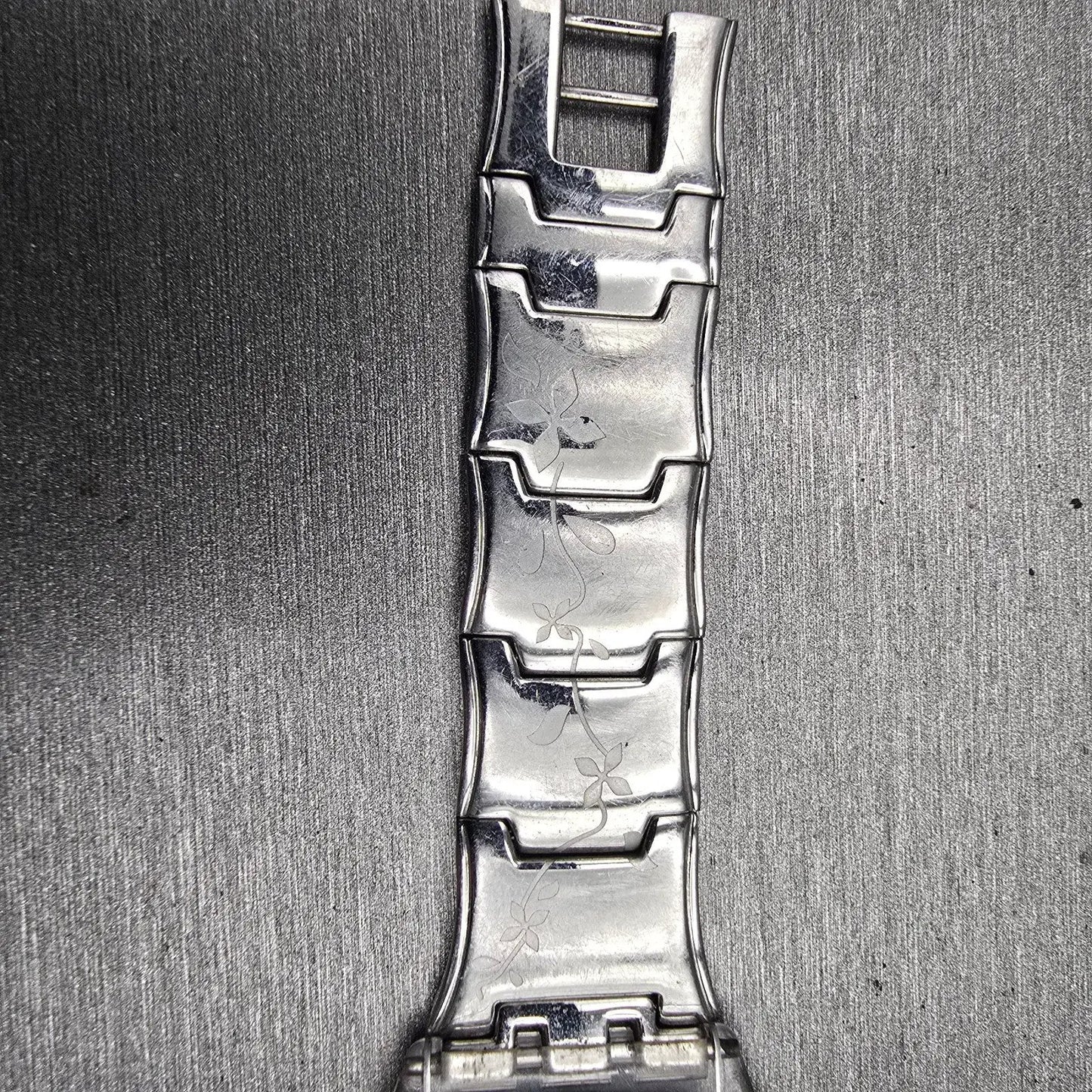 Swatch Skin CLIMBER FLOWERY Watch Women Silver Dial Clear Case SFK300G New Batt11