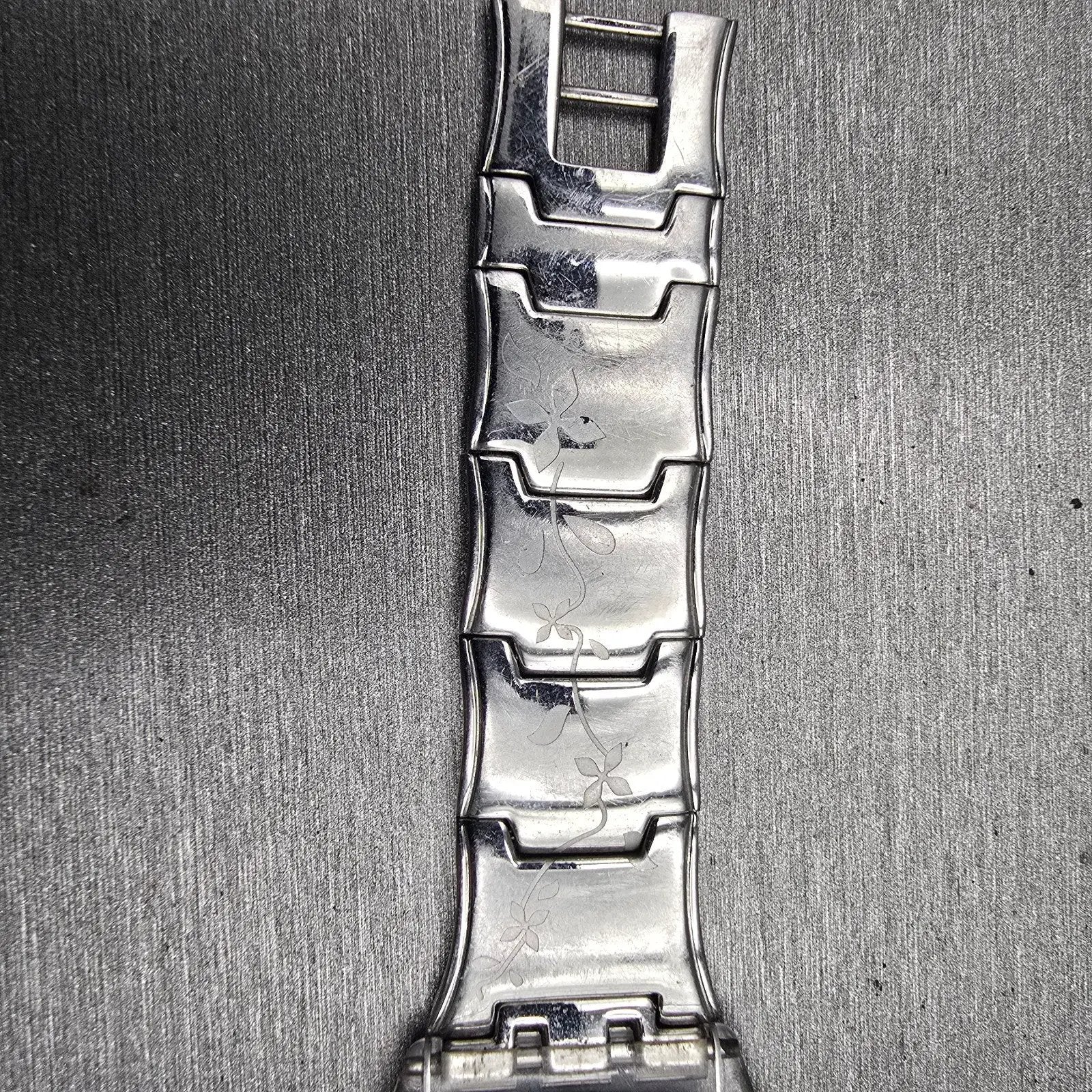 Swatch Skin CLIMBER FLOWERY Watch Women Silver Dial Clear Case SFK300G New Batt11