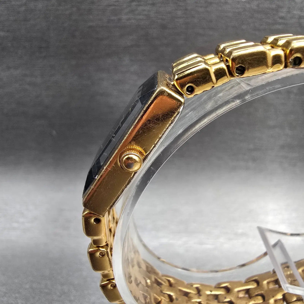 Seiko Watch Women 14mm Blue Dial Gold Tone Rectangle V220-5A00 New Battery2