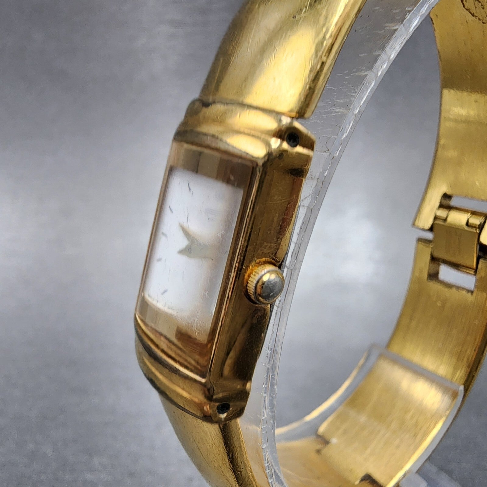 Seiko Tank Watch Women 15mm White Dial Gold Tone Rectangle 1F205K19 PARTS3
