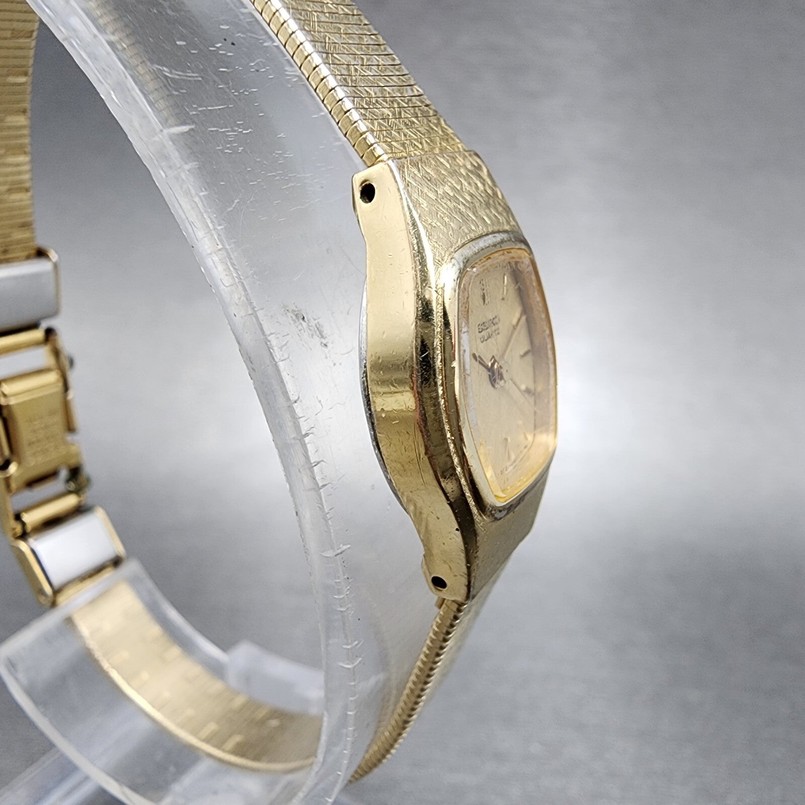 Vintage Seiko Watch Women 25mm Gold Dial Gold Tone Hexagon 2C215149 New Batt A13