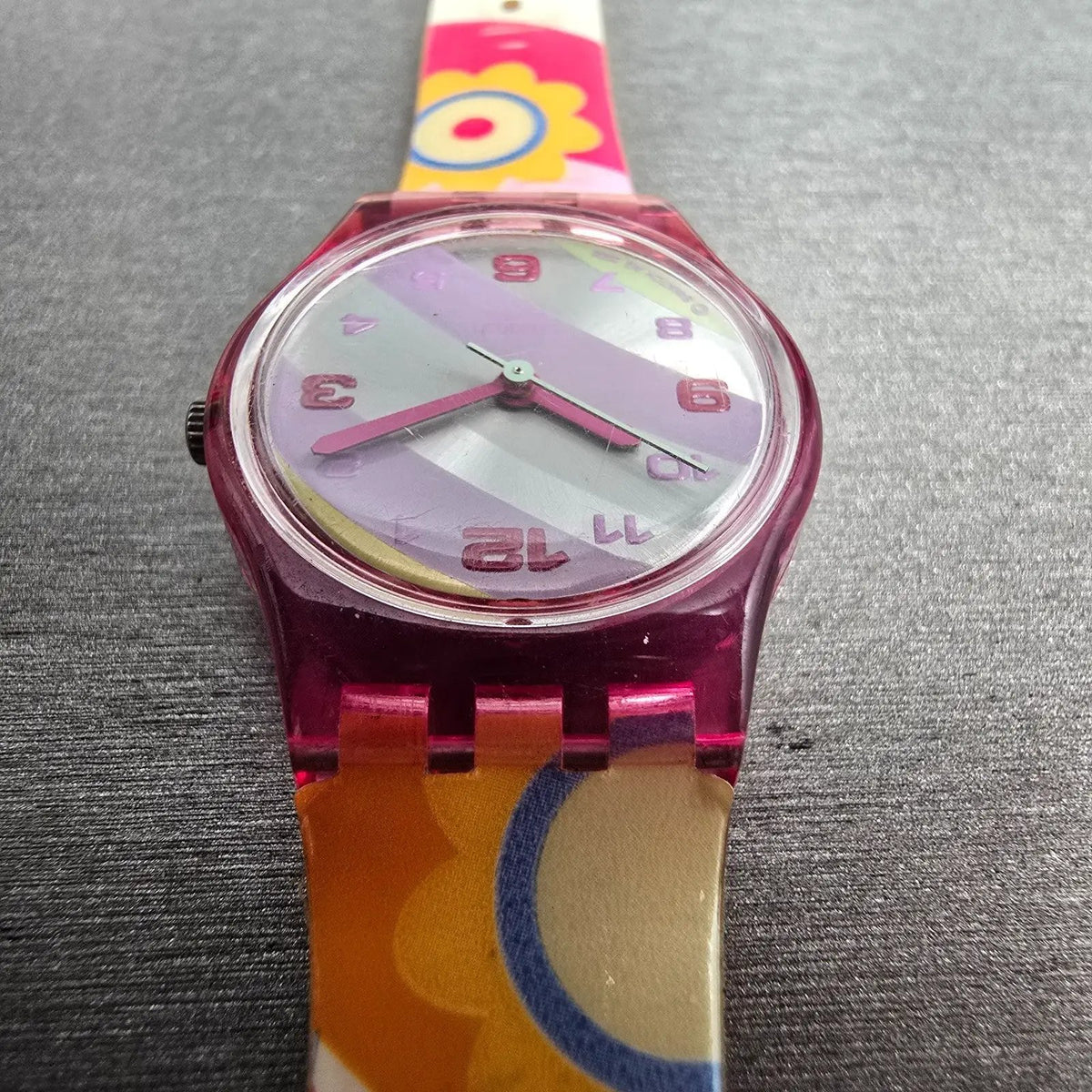 Swatch Summer Day Watch Women 25mm Silver Dial Pink Case LV106 New Battery7