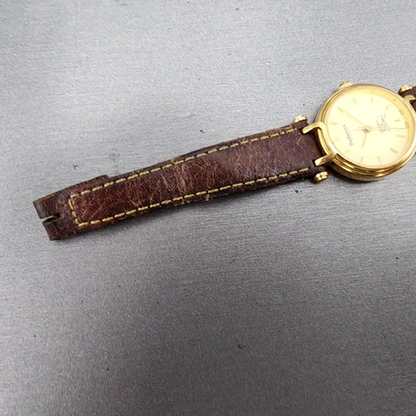 Burberry Watch Women 24mm Champagne Dial Gold Tone Round 3200 VTG PARTS7