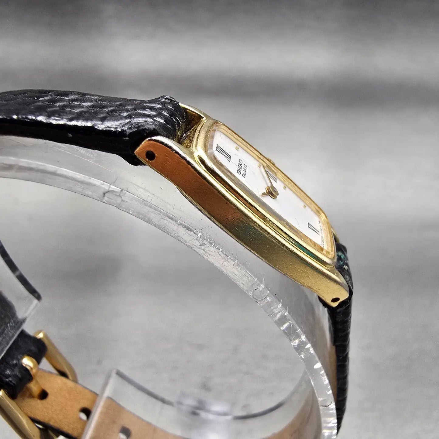 Seiko Watch Women 13mm White Dial Gold Tone Oval 2E20-6309 New Battery Vintage3