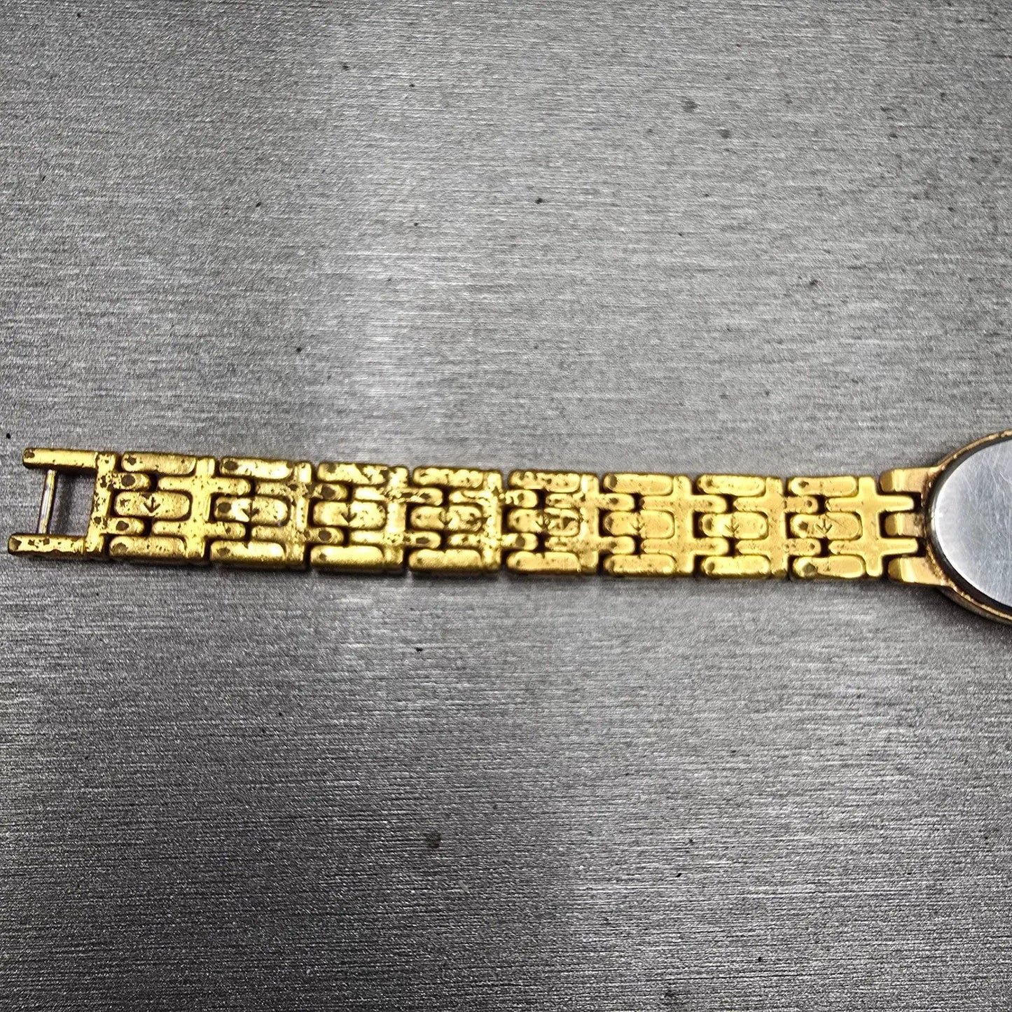 Seiko Watch Women 17mm White Dial Gold Tone Oval V400-1019 New Battery Vintage11