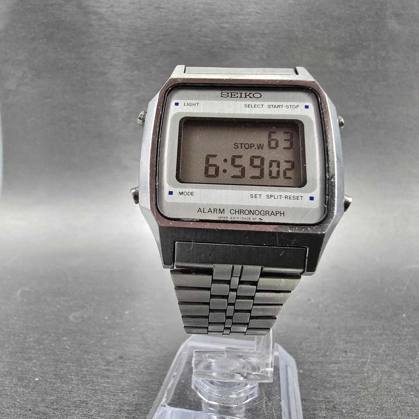 Seiko Digital Watch Men 34mm LCD Silver Alarm Chrono A914-5A09 New battery ABC5