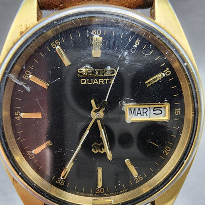 Seiko SQ Watch Men 35mm Black Dial Gold Tone Daydate Round 5Y238A19 PARTS2