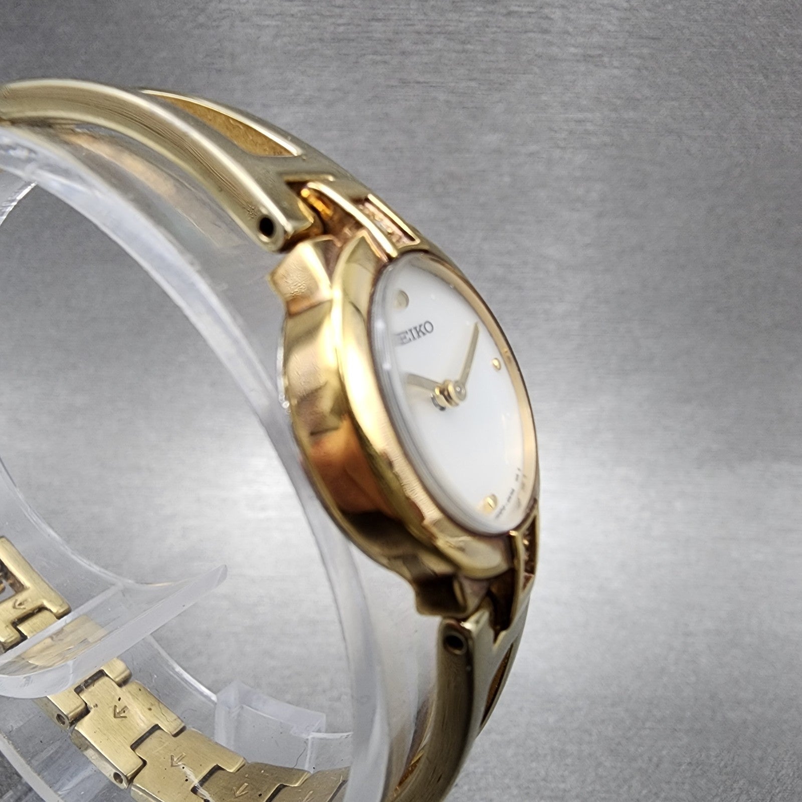 Seiko Watch Women 20mm MOP Dial Gold Tone Round 1n000gn0 Vintage New Battery3