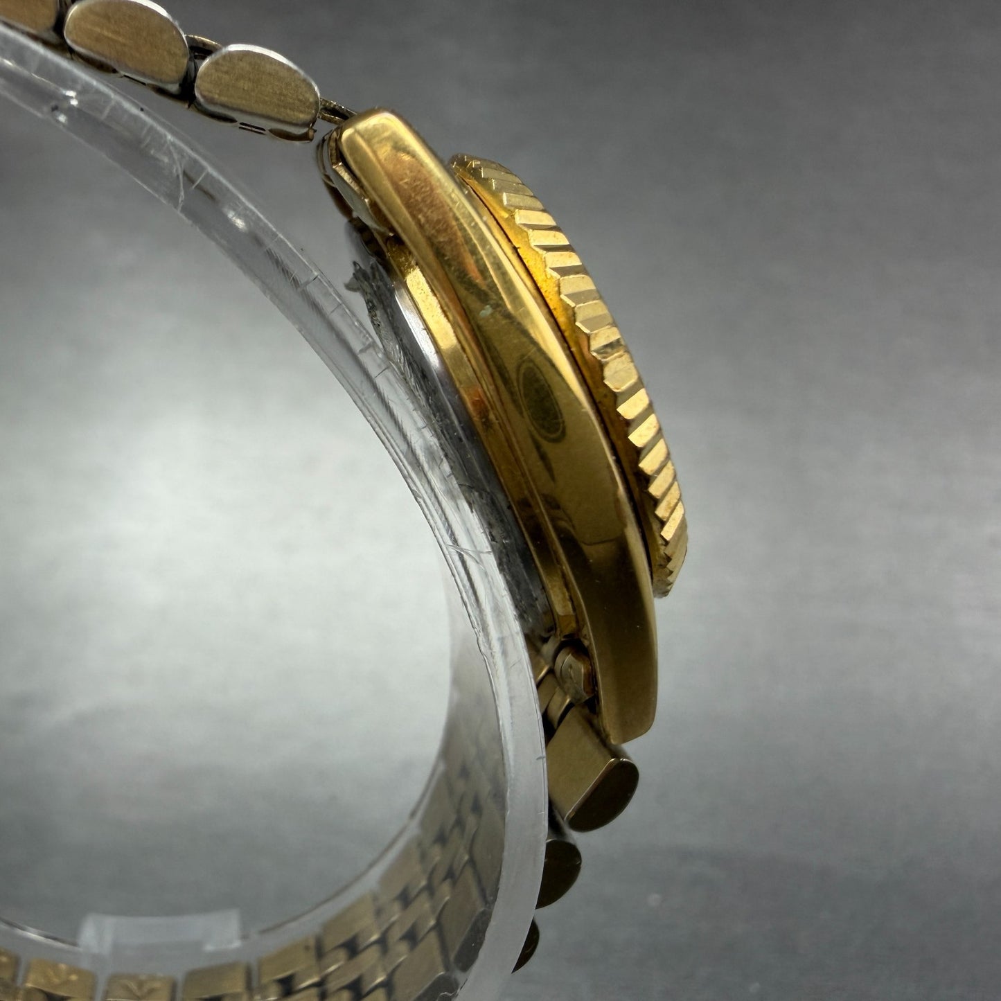 Seiko Watch Women 25mm Gold Dial Gold Tone Daydate Round 7N83-0041 New Battery S3