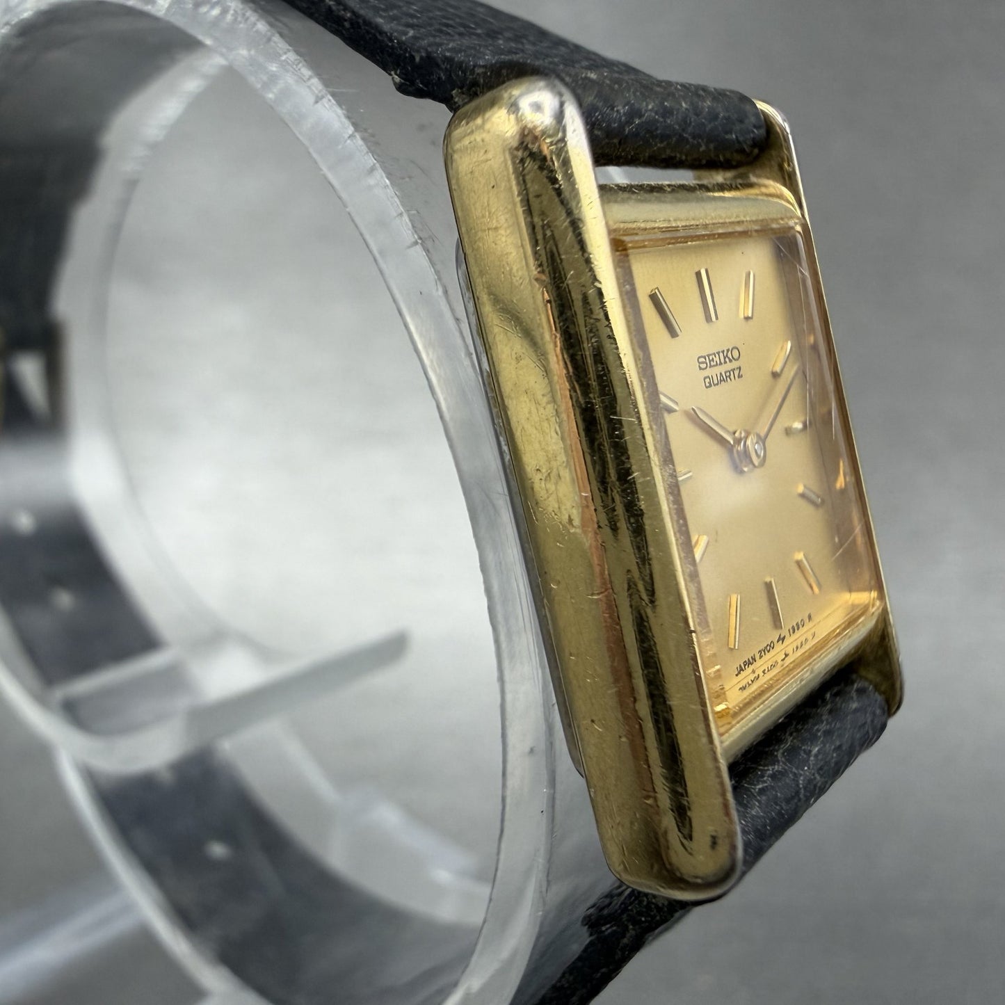 Seiko Tank Watch Women 18mm Champagne Dial Gold Tone 2Y00-5479 New Battery3