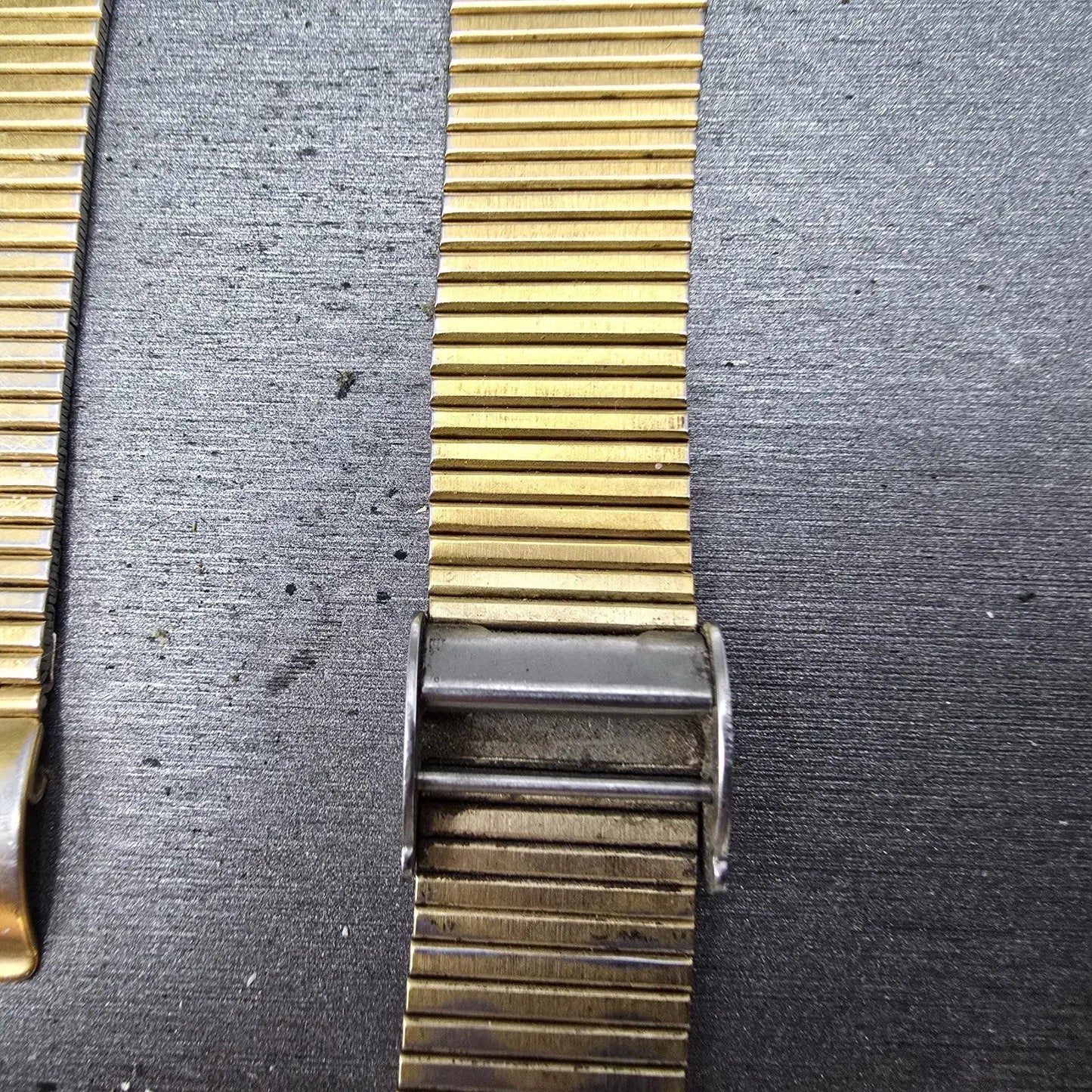 Seiko Bracelet 18mm Stainless Steel Gold Tone Tri Folding Clasp VTG Japan G10163