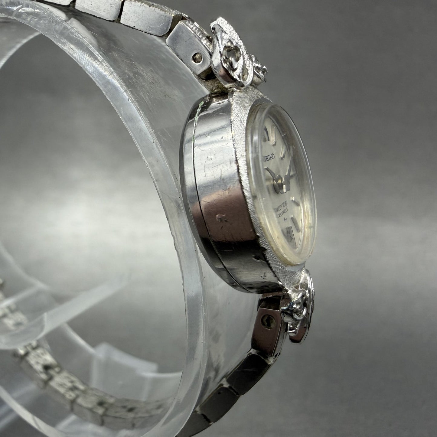 Seiko Queen Seiko Watch Women 16mm Silver Dial Silver Tone Manual 10200040 Runs3