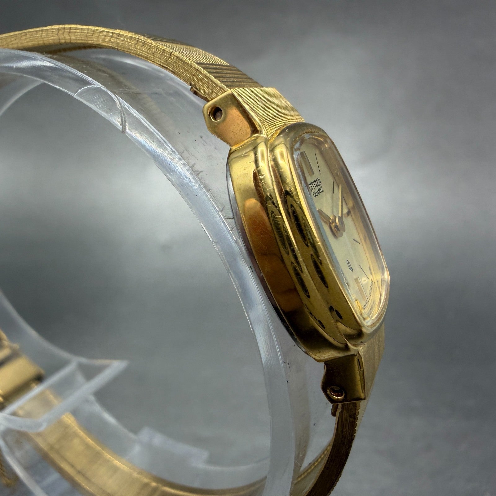 Citizen CQ Watch Women 17mm Champagne Dial Gold Tone 3220 New Battery Vintage3