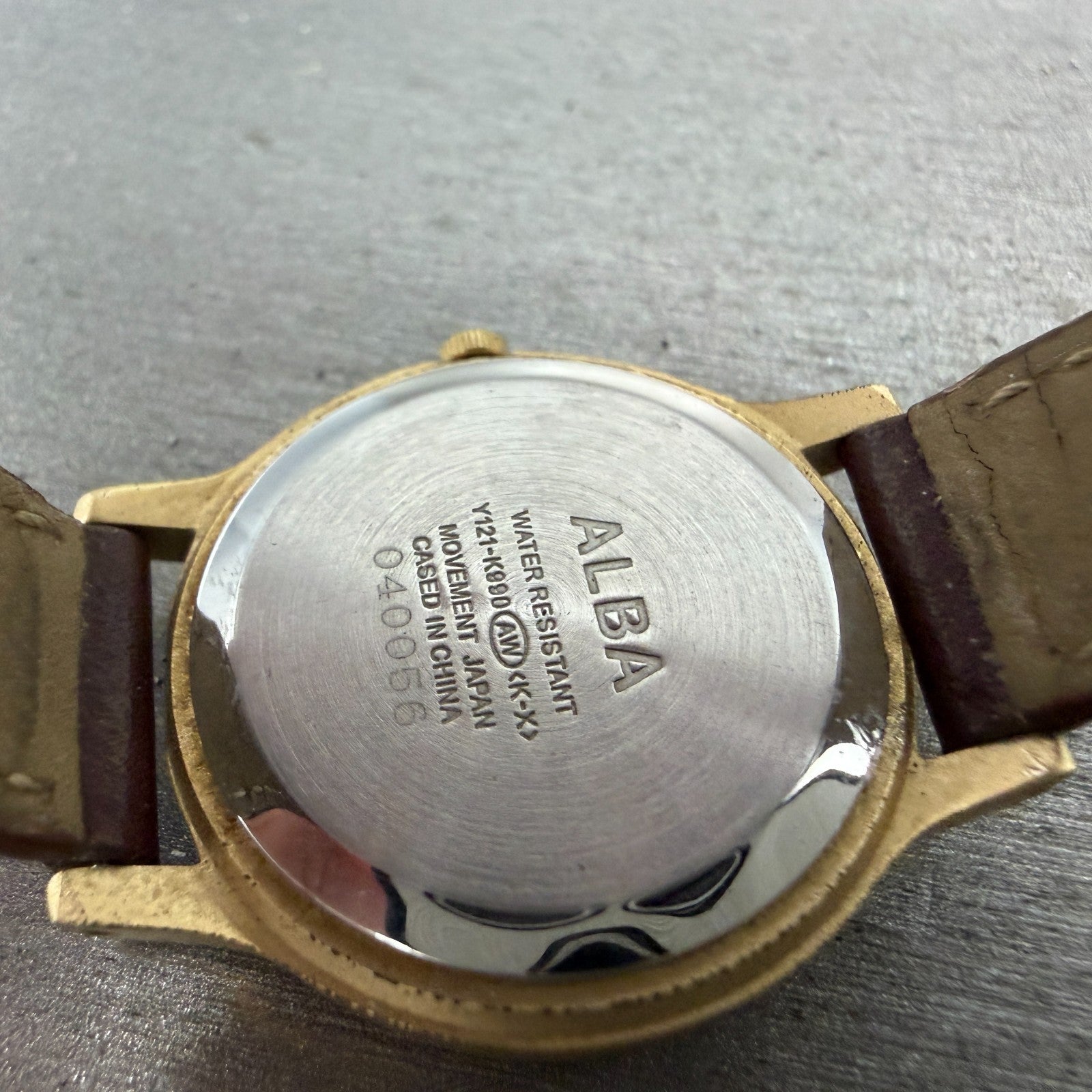 Seiko Alba Watch Women 27mm Silver Dial Gold Tone Round Y121-K990 New Battery9