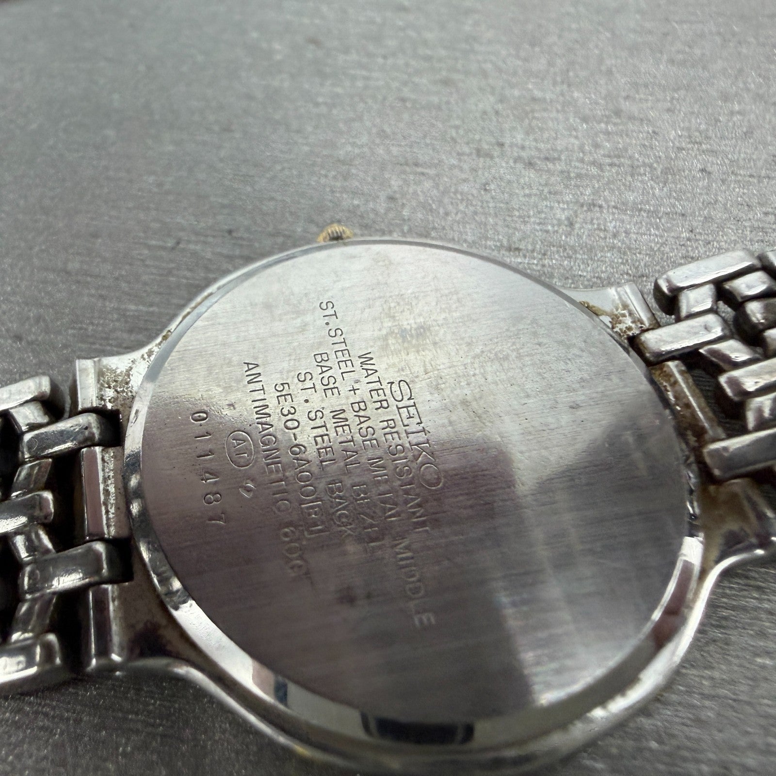 Seiko Dolce Watch Men 32mm White Dial Two Tone Round 5E30-6A00 New Battery9