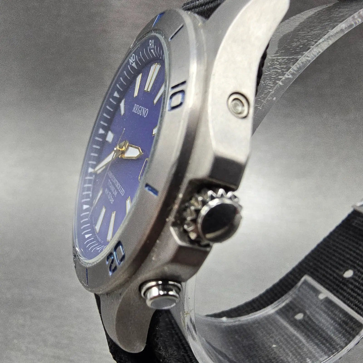 Citizen Reguno Watch Men 39mm Blue Dial Titanium Solar Atomic H415 Round Runs3