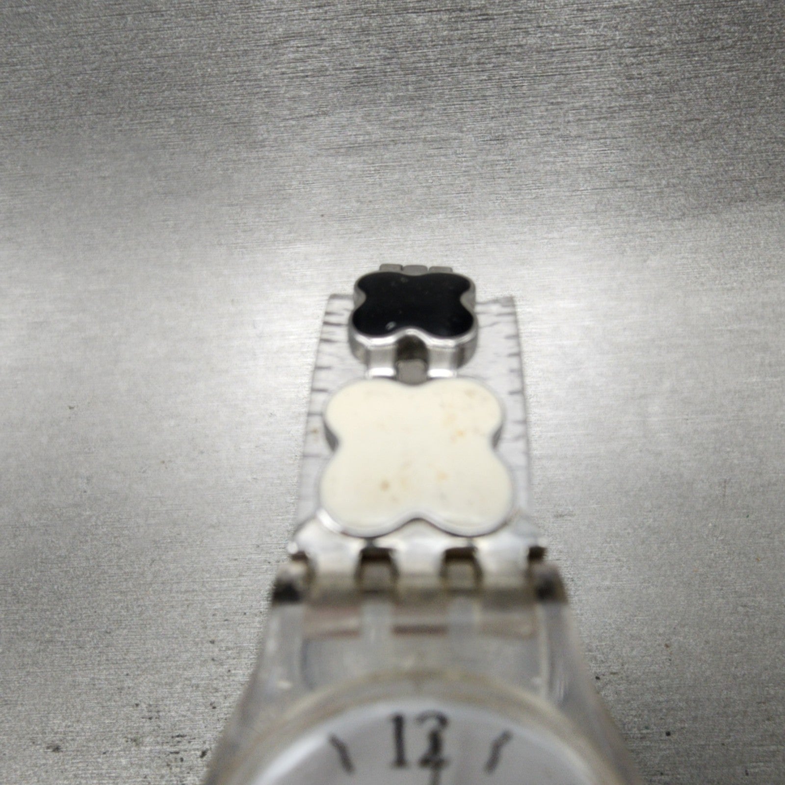 Swatch Clovercheck Watch Women 25mm White Dial Clear Case Round New Battery4