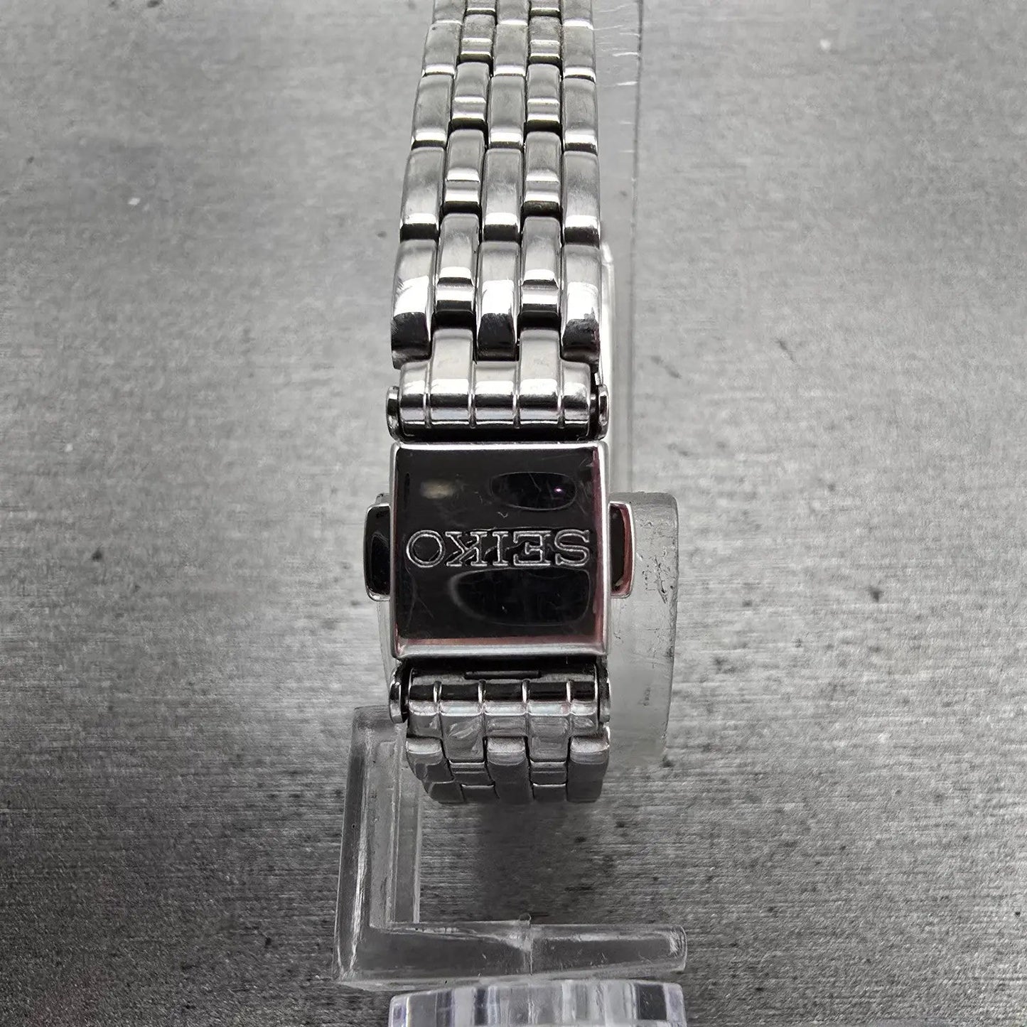 Seiko Solar Tank Watch Women 15mm Black Dial Silver Rectangle V116-0AA0 Works7