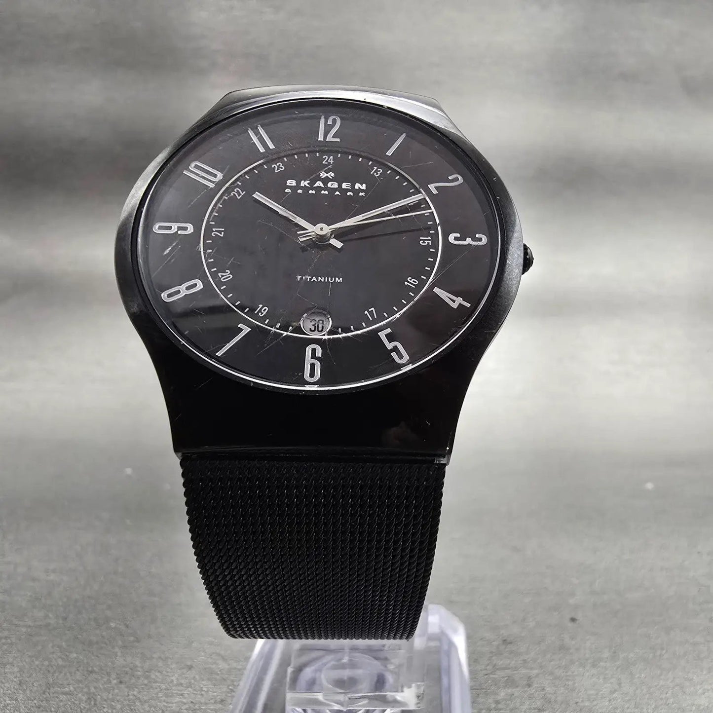 Skagen Watch Men 37mm Black Dial Titanium Date Round 233XLTMB New Battery5