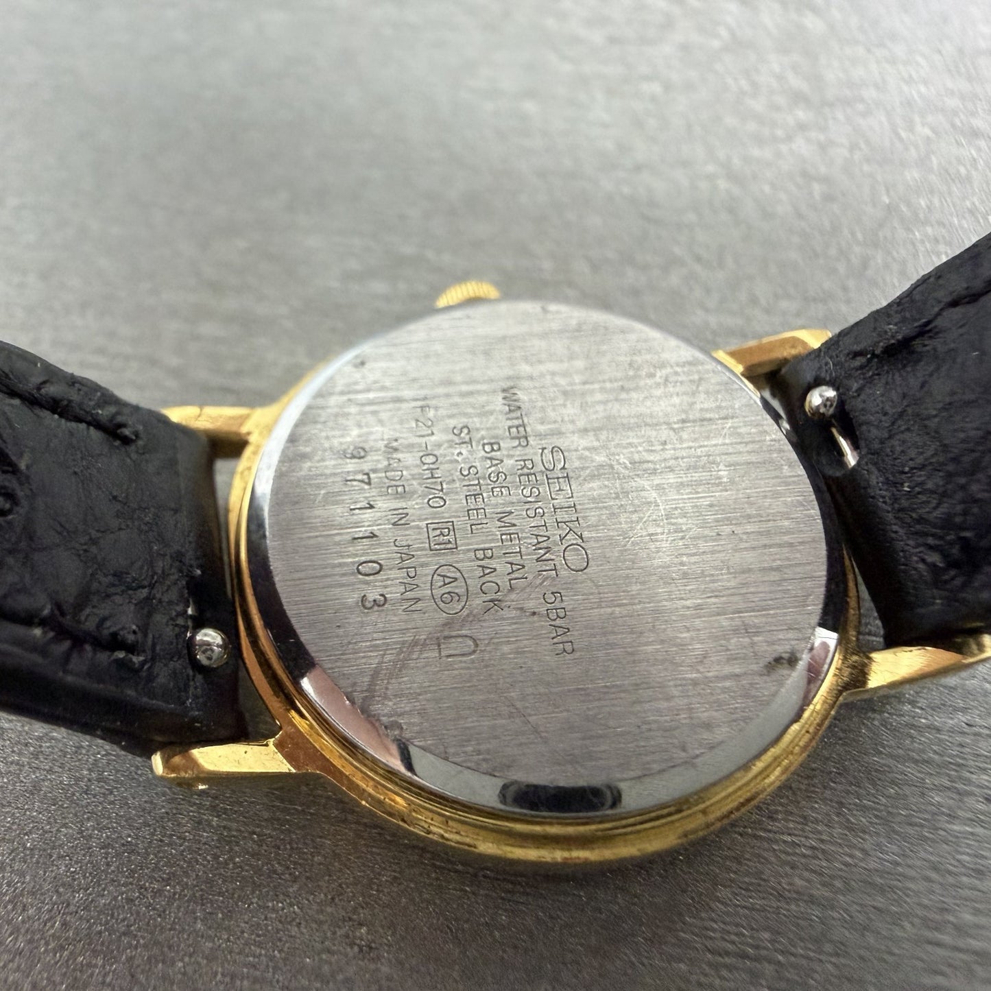 Seiko Spirit Watch Women 23mm White Dial Gold Tone Round 1F210H70 New Battery9