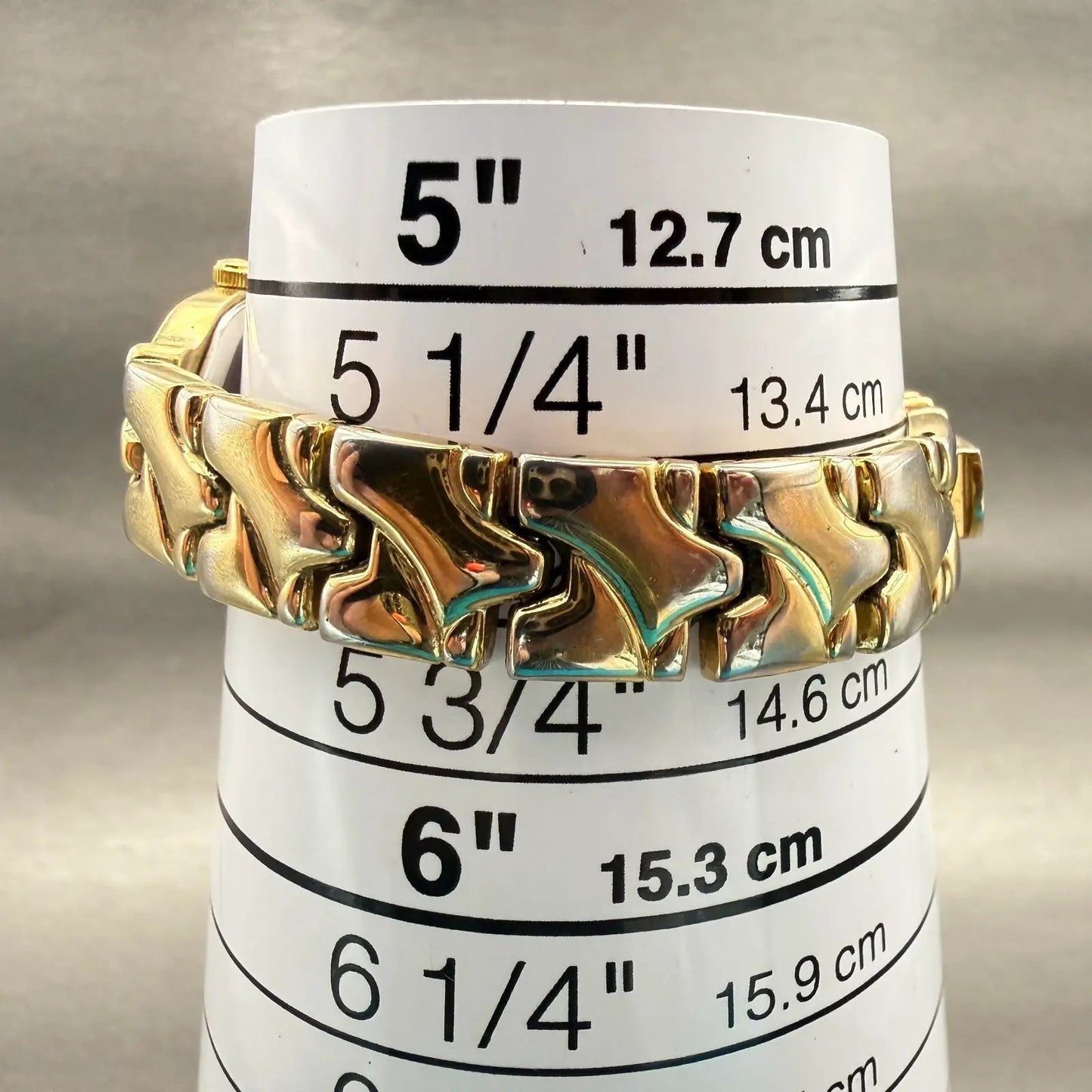 Citizen Watch Women 17mm MOP Dial Gold Tone Oval 3220-326130 New Battery VTG9