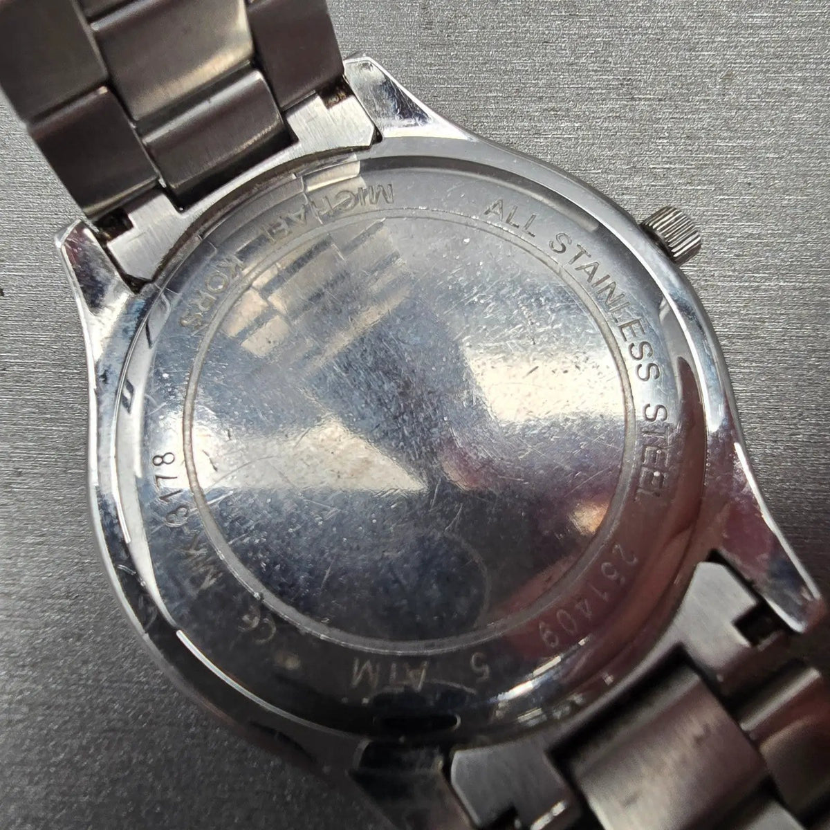 Michael Kors Runway Watch Women 42mm Silver Dial Silver MK-3178 New Battery10