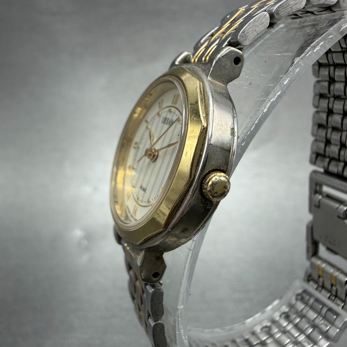 Seiko Alba Urban Watch Women 24mm Cream Dial Two Tone V401-0040 New Battery2