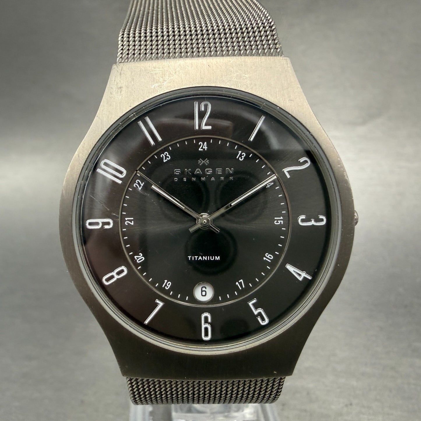 Skagen Watch Men 37mm Gray Dial Titanium Date 233XLTTM Mesh Band New Battery ABC0