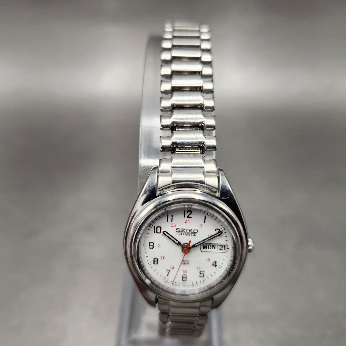 Seiko SQ Watch Women 24mm White Dial Silver Tone daydate 7n836a09 New battery4