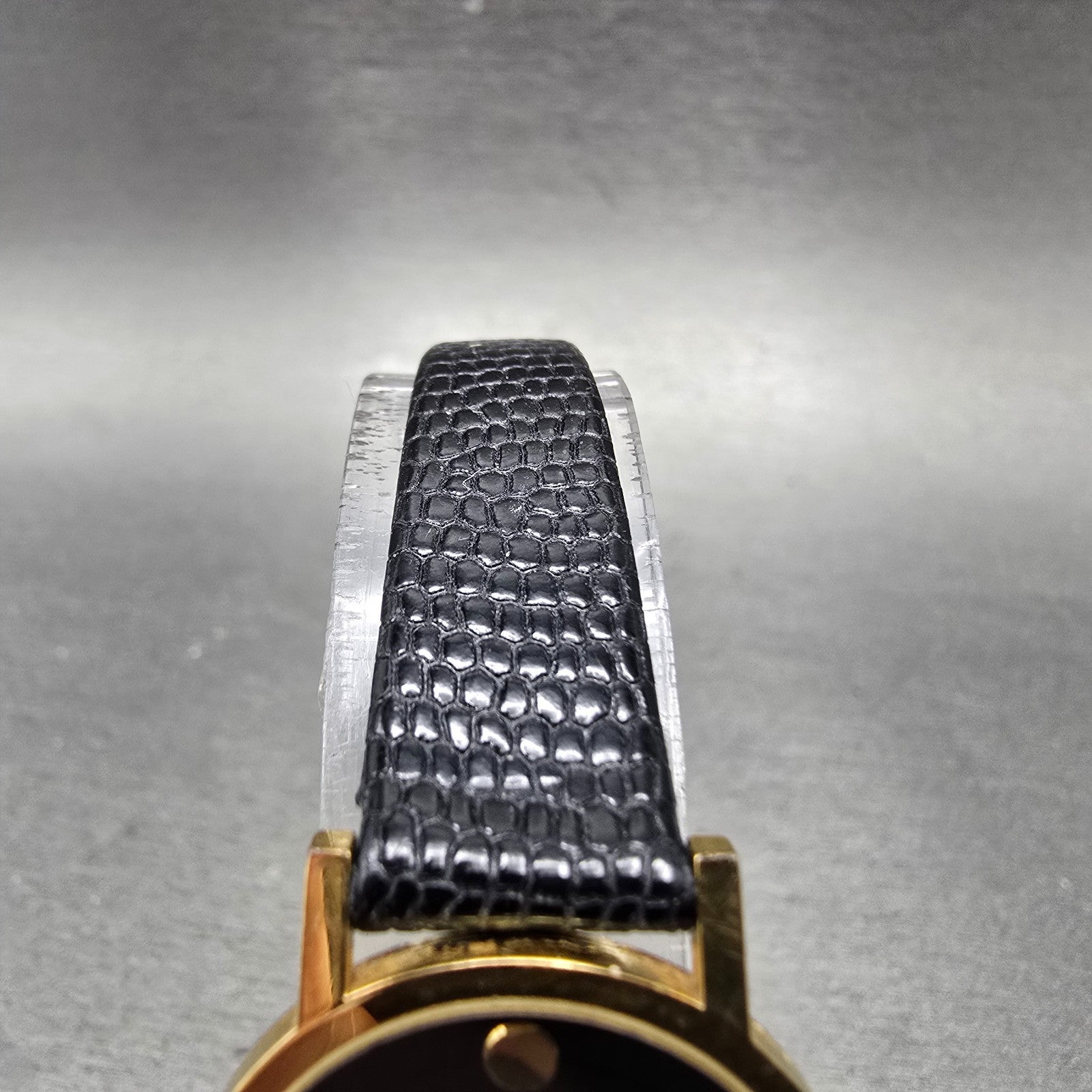 Movado Museum Watch Women 25mm Black Dial Gold Tone Round 87.A1.832 New Batt GHV4