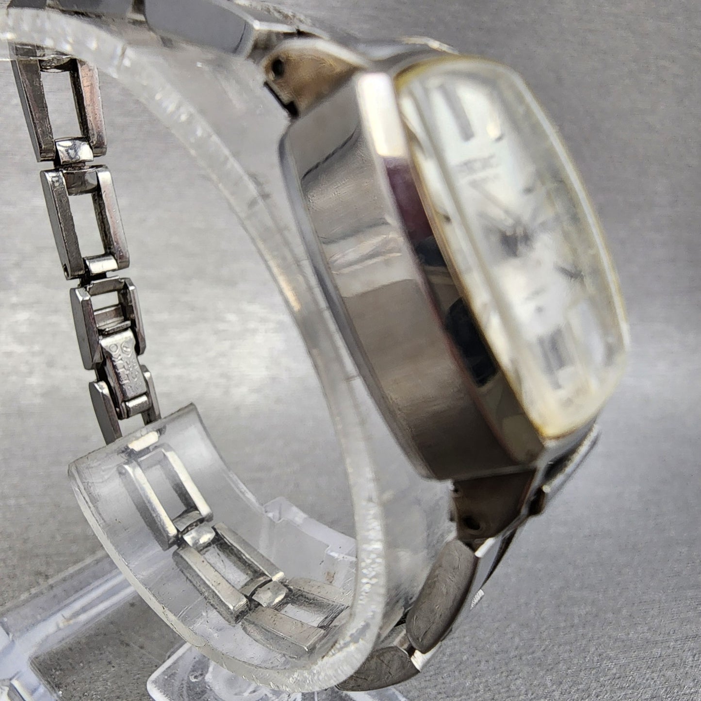 Seiko Chorus Tank Watch Women 17mm Silver Dial Silver Tone Rectangle Manual Runs2