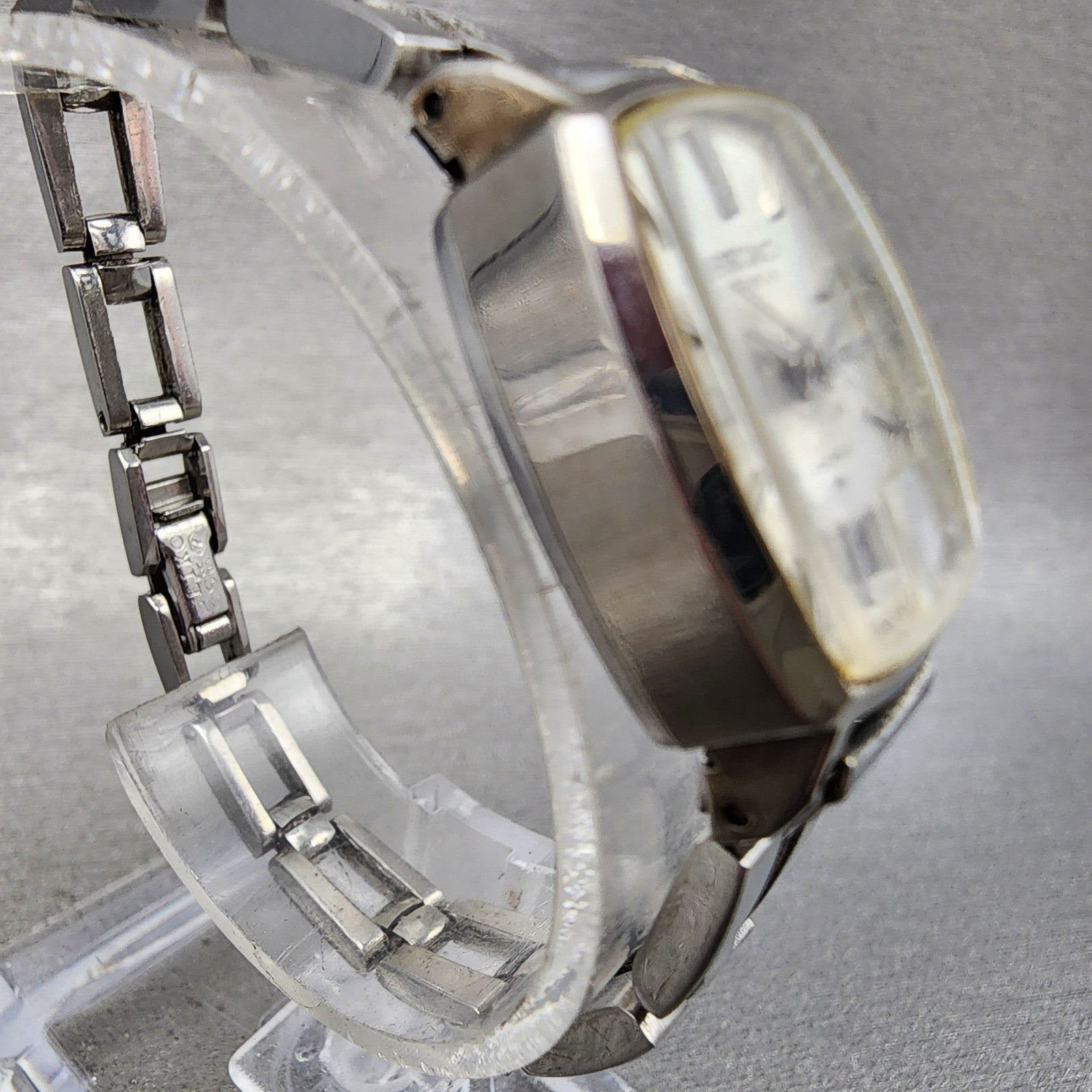Seiko Chorus Tank Watch Women 17mm Silver Dial Silver Tone Rectangle Manual Runs2