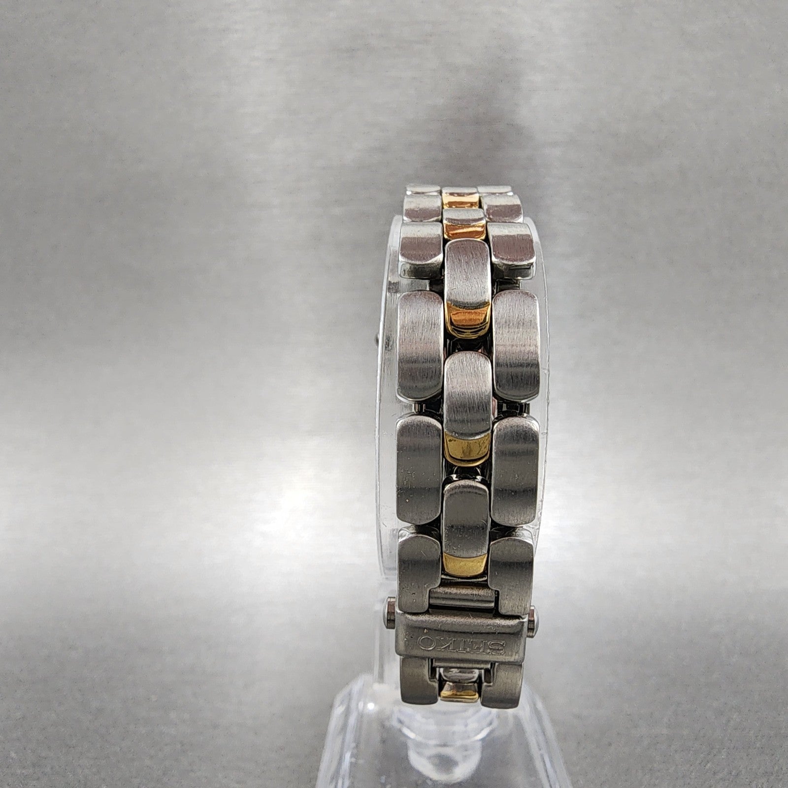 Seiko Vivace Tank Watch Women 19mm White Dial Two Tone 4n015099 New Battery7